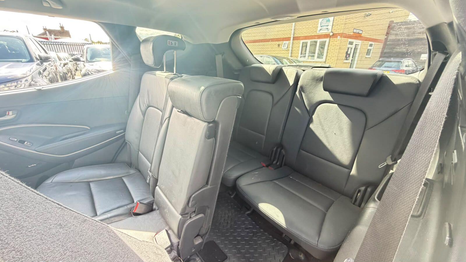 Hyundai Santa Fe view 25