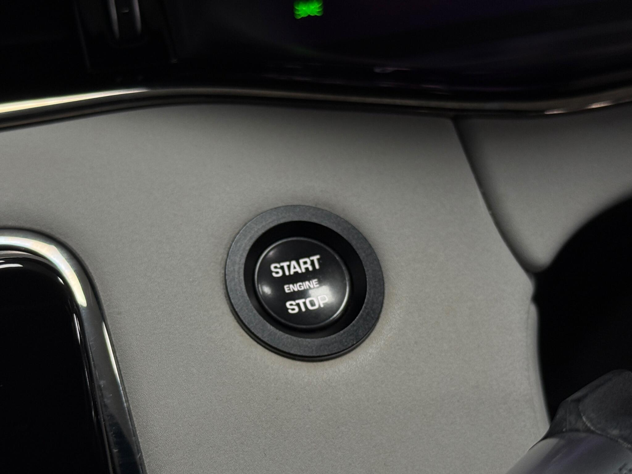 Land Rover Range Rover Evoque view 27