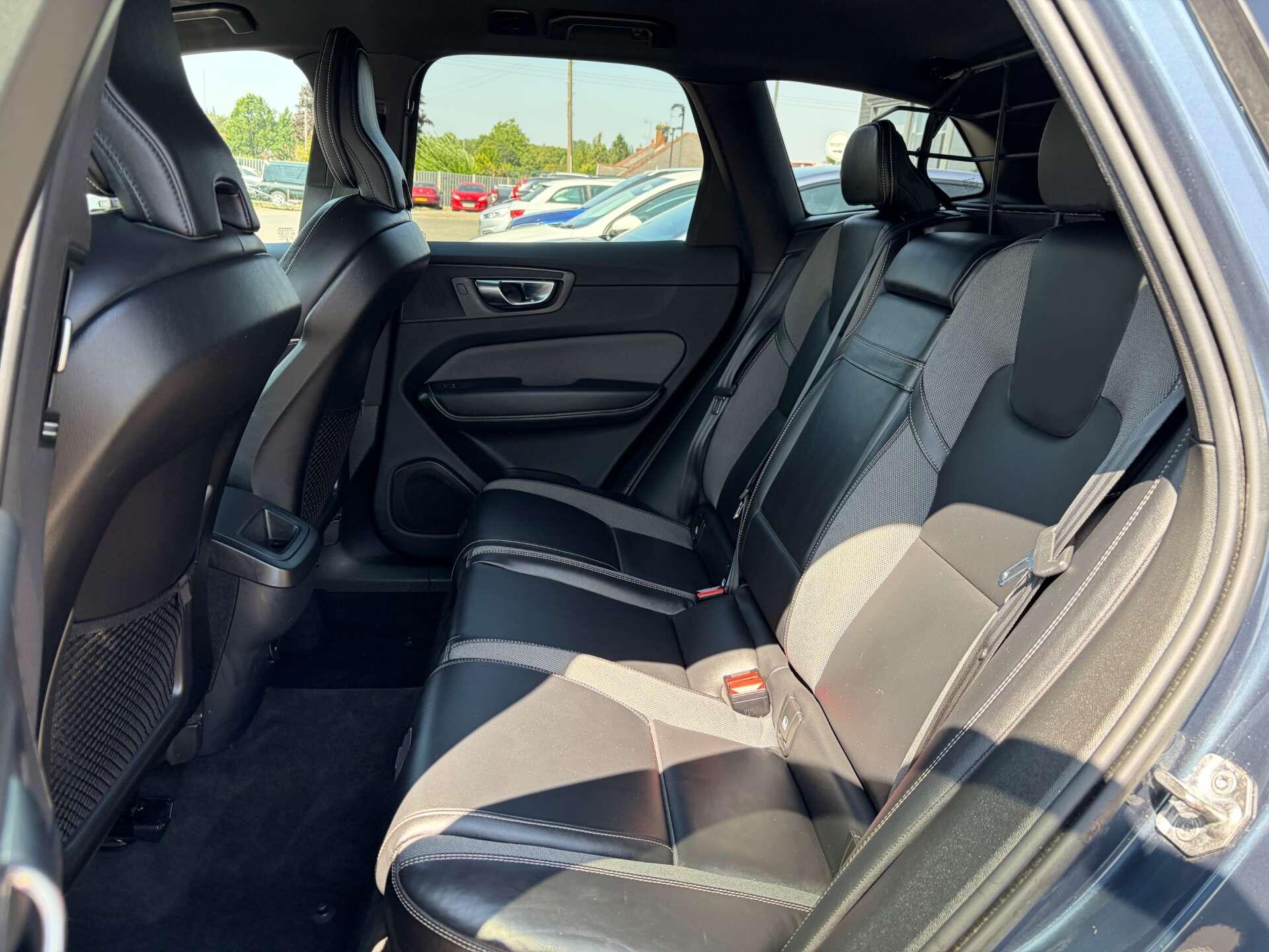 Volvo XC60 view 20