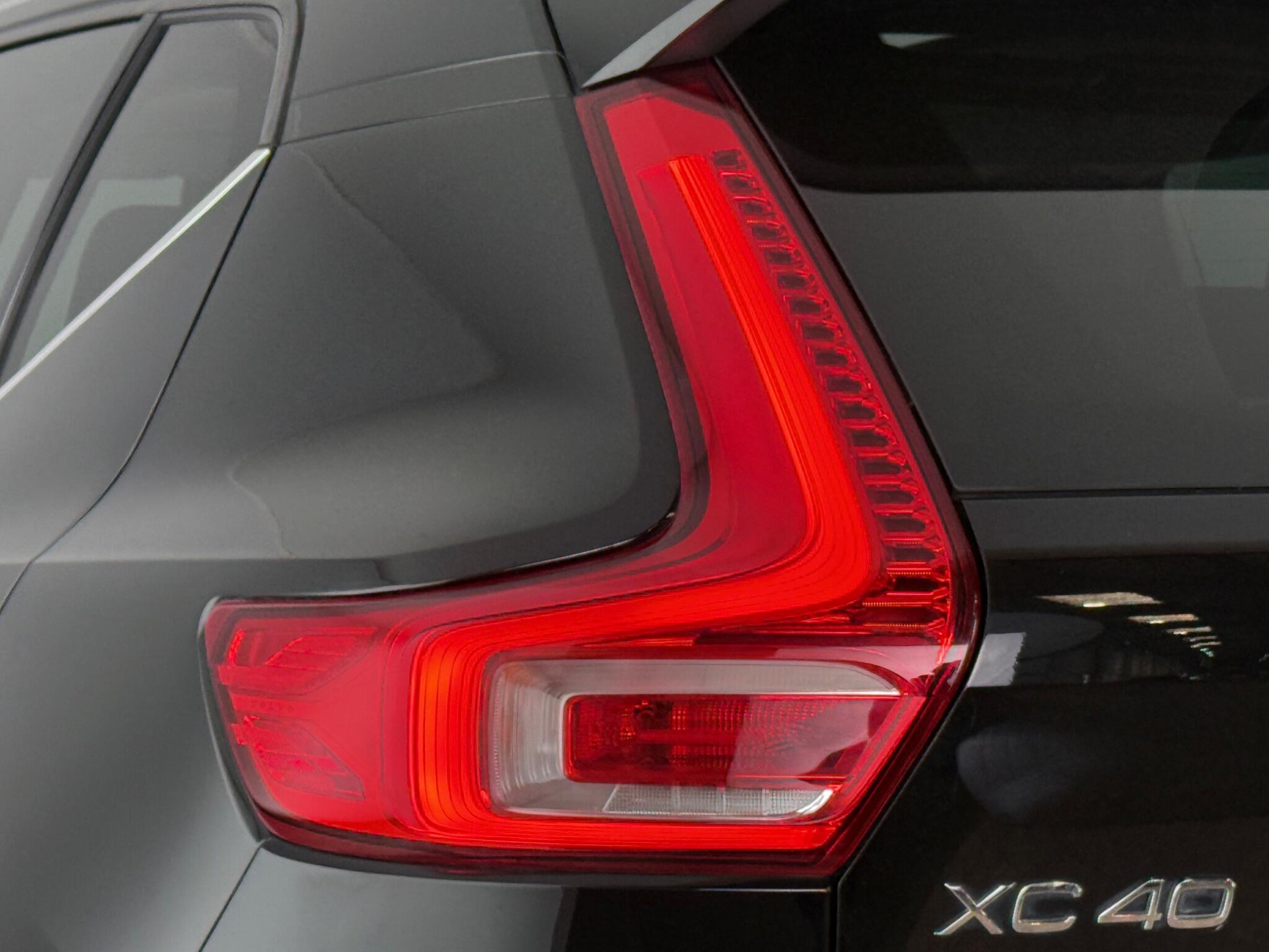 Volvo XC40 view 6