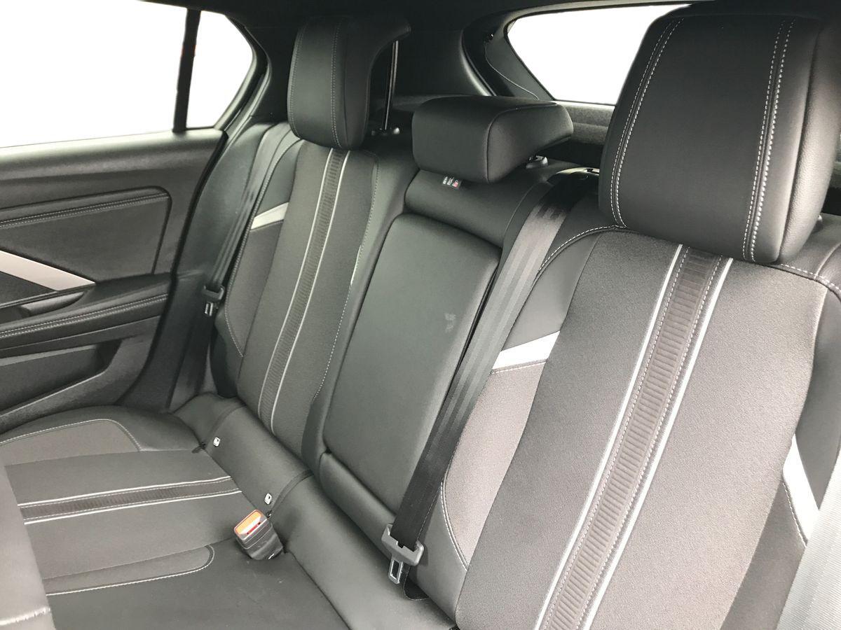 Vauxhall Astra view 7