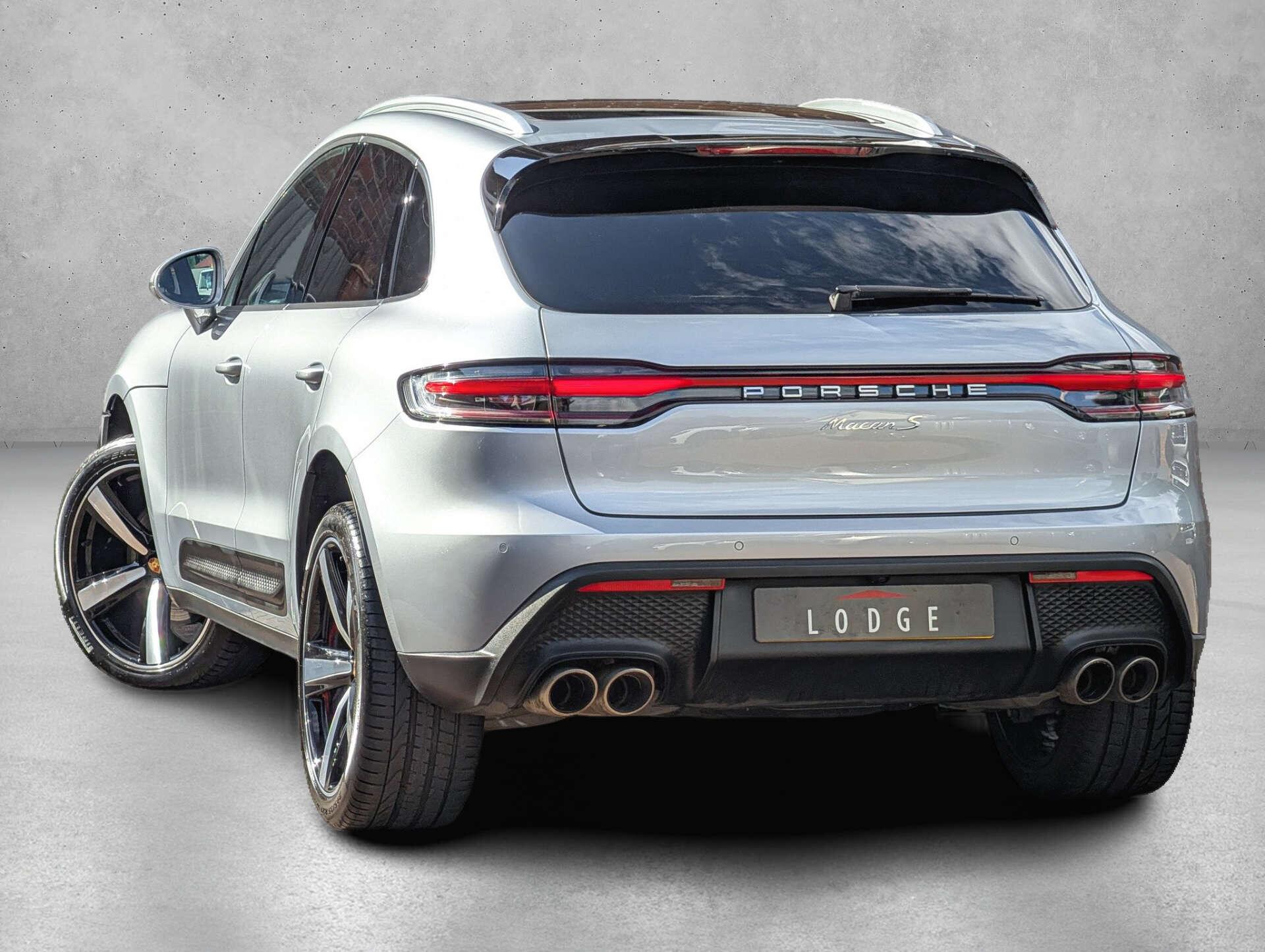 Porsche Macan view 5