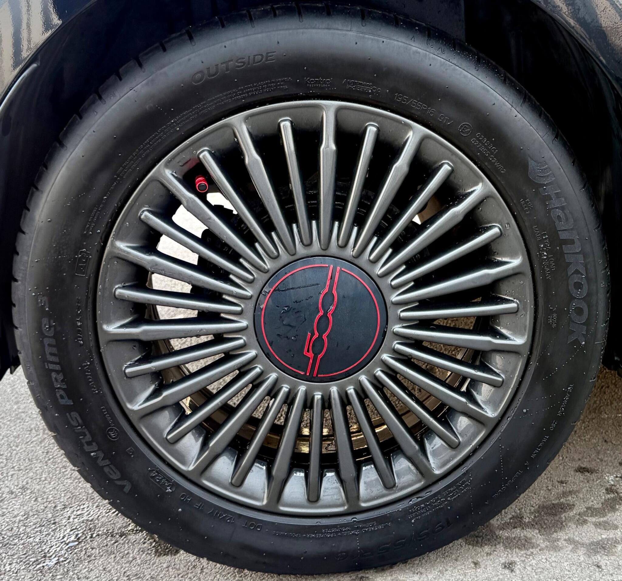 Fiat 500e view 18
