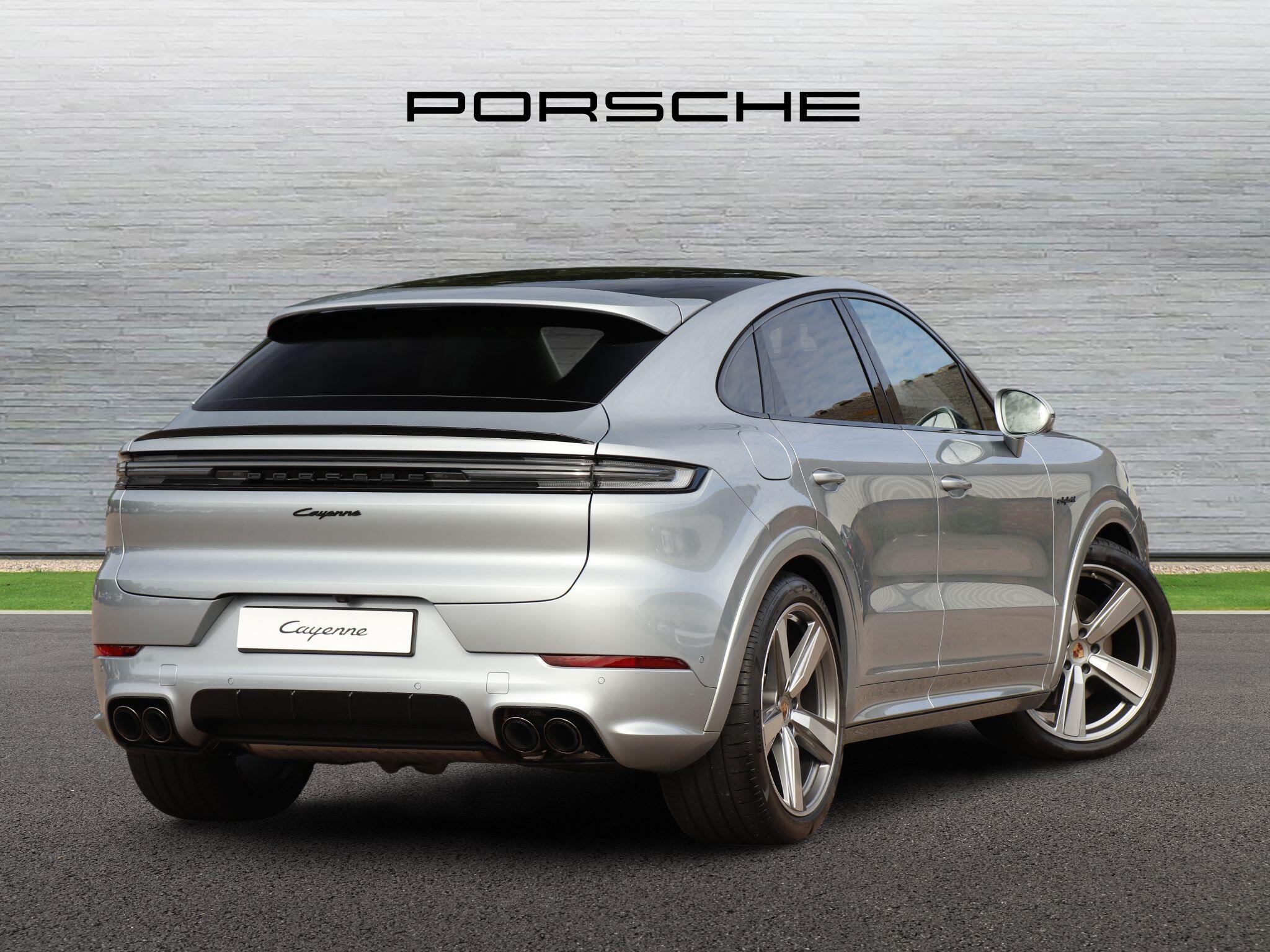 Porsche Cayenne view 3