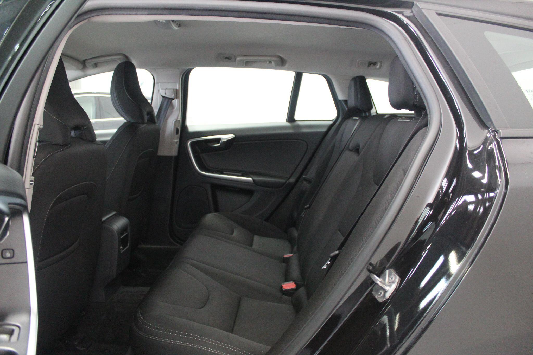 Volvo V60 view 50