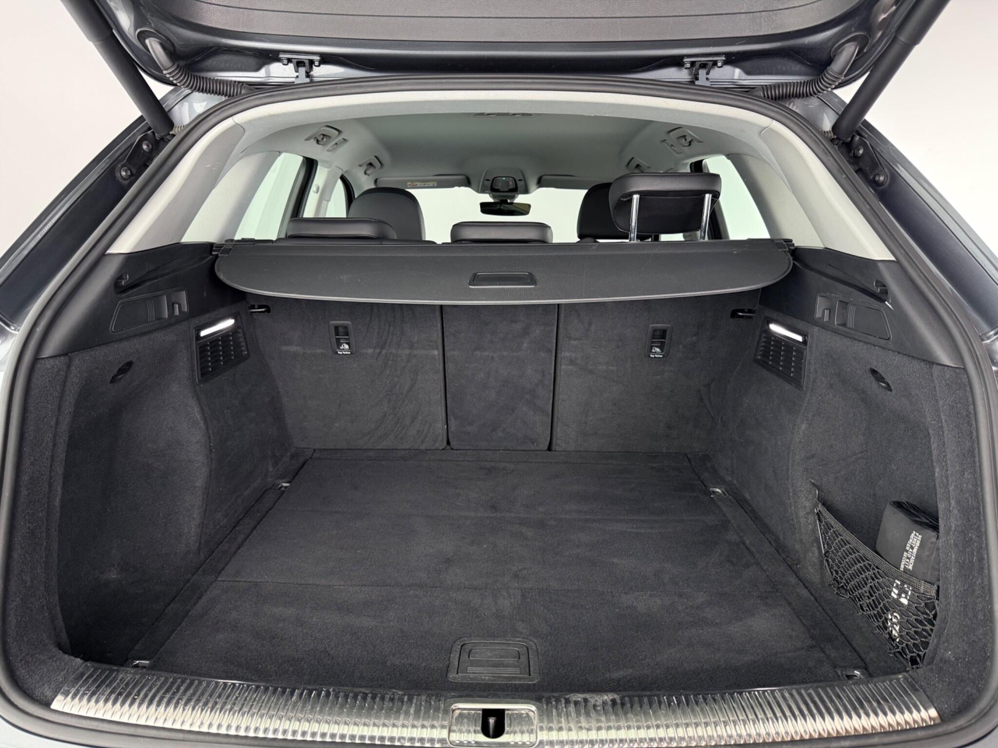 Audi Q5 view 9