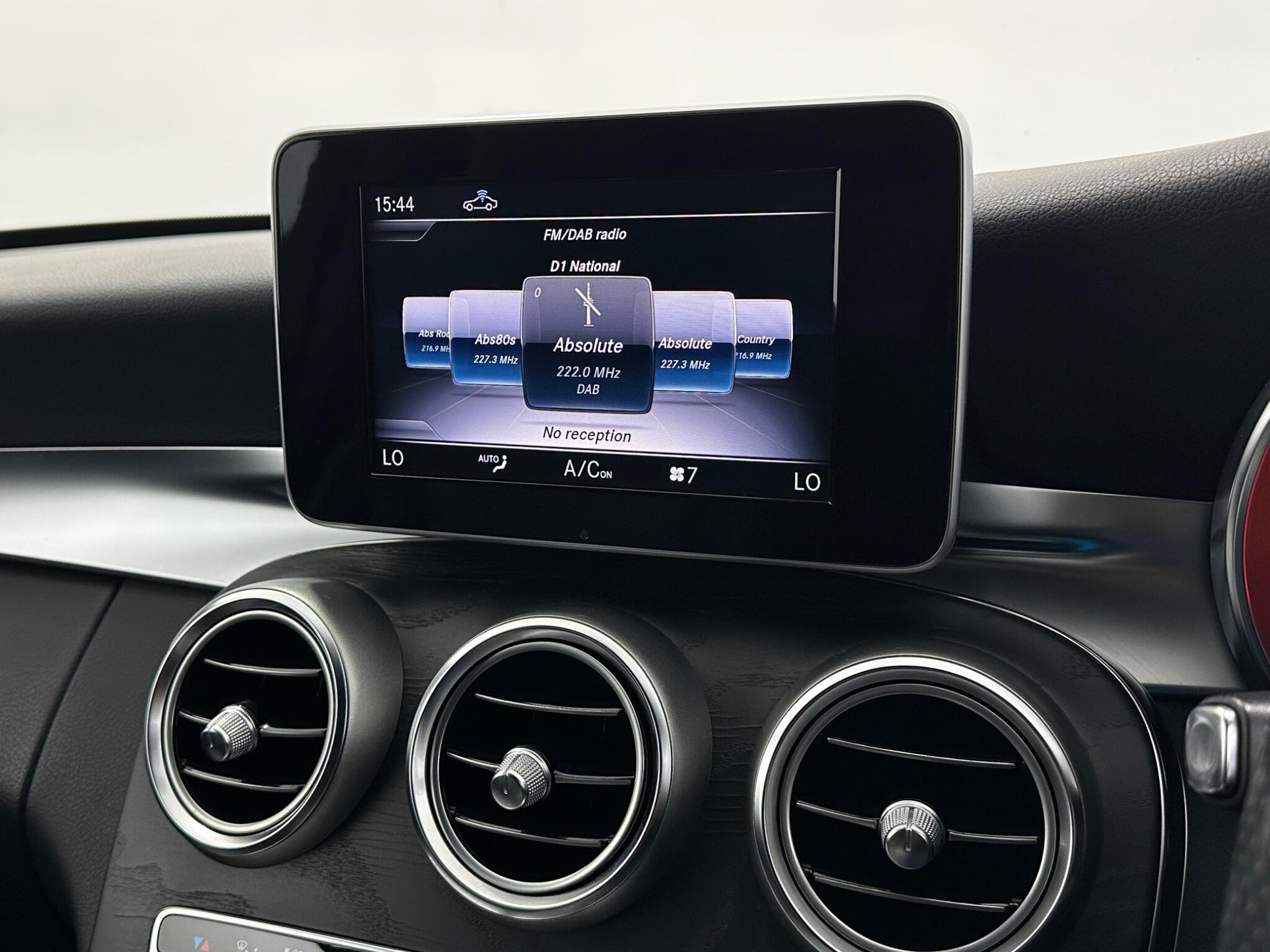 Mercedes-Benz C Class view 27
