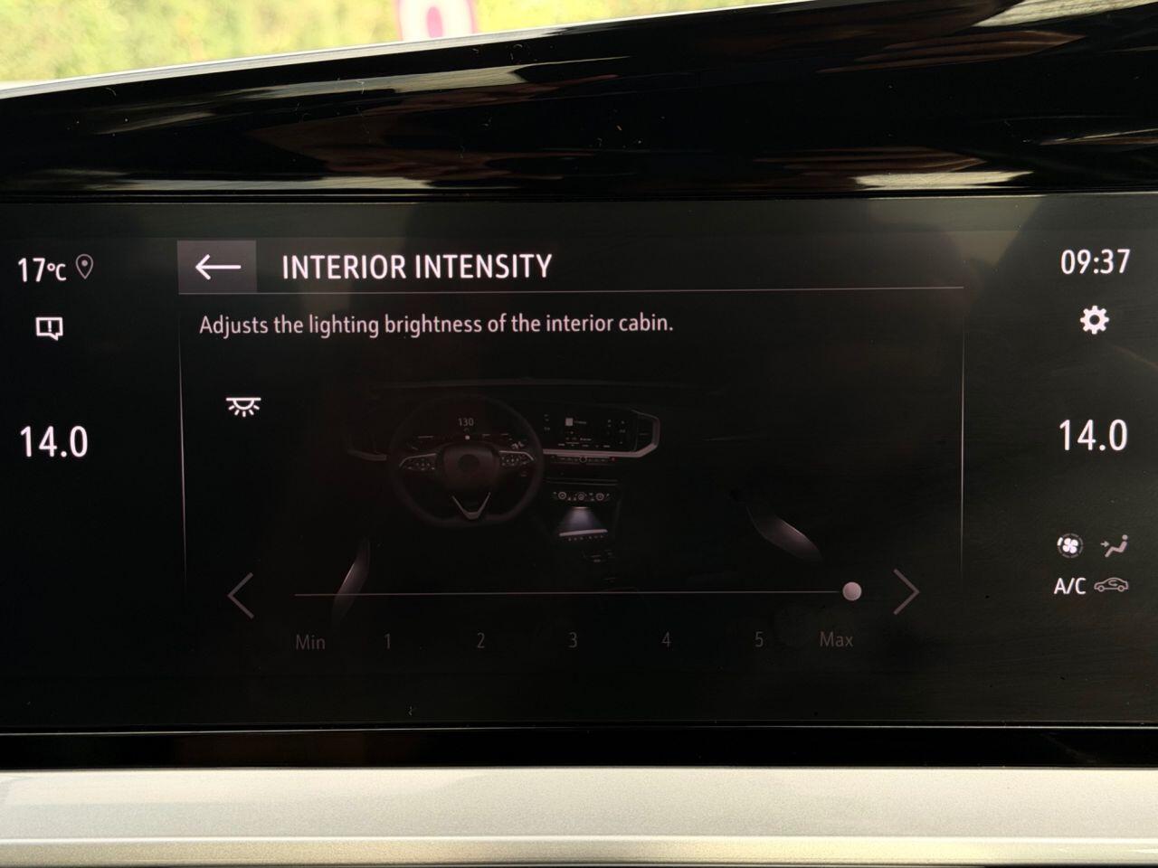 Vauxhall Mokka Electric view 58