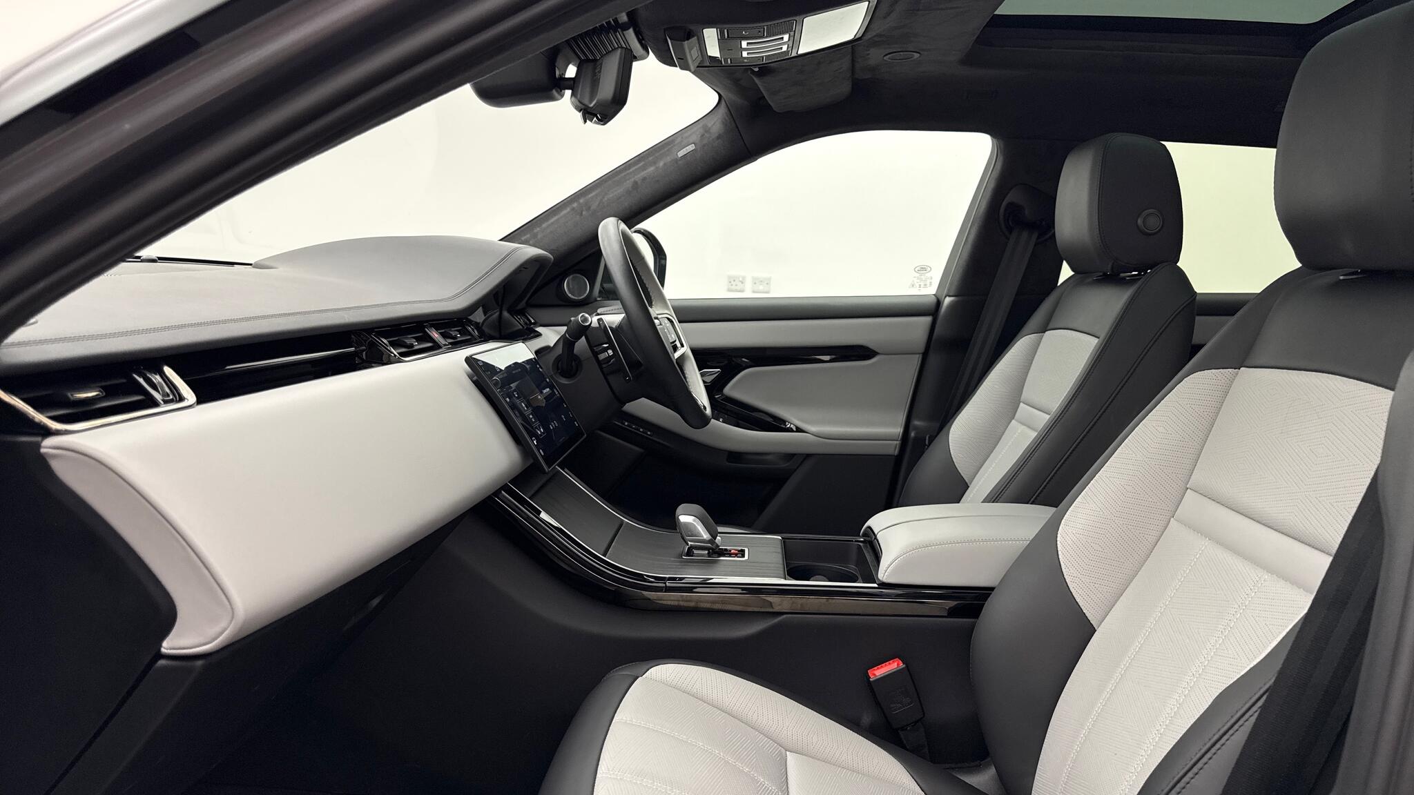 Land Rover Range Rover Evoque view 3
