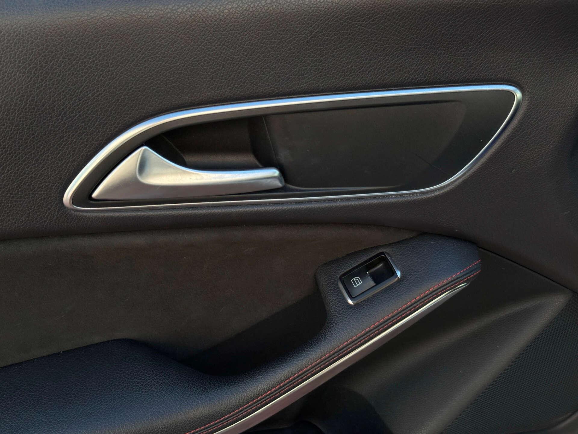 Mercedes-Benz Cla view 40