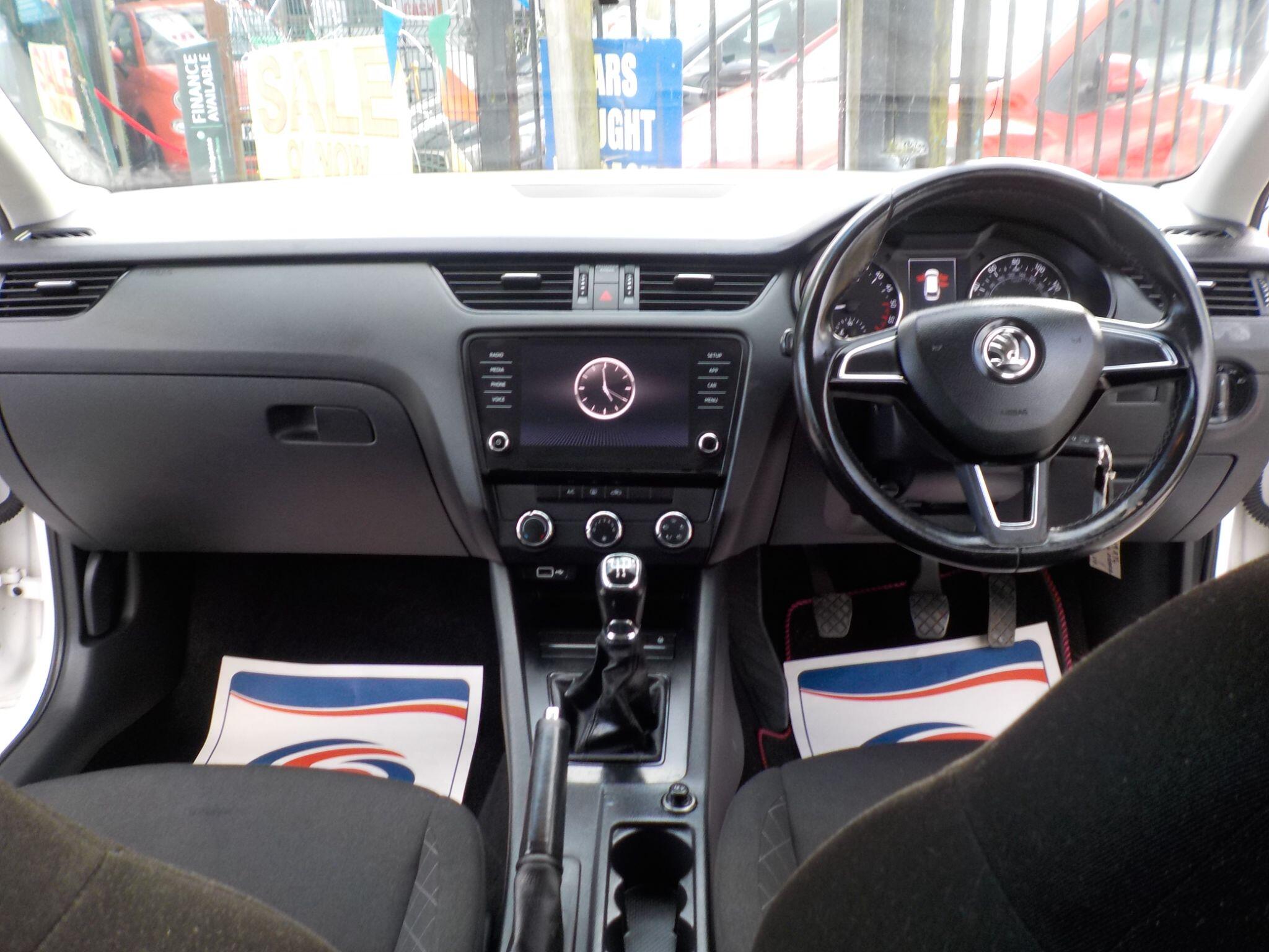 Skoda Octavia 1.6 TDI CR S Estate 5dr Diesel Manual Euro 6 (s/s) (115 ps)