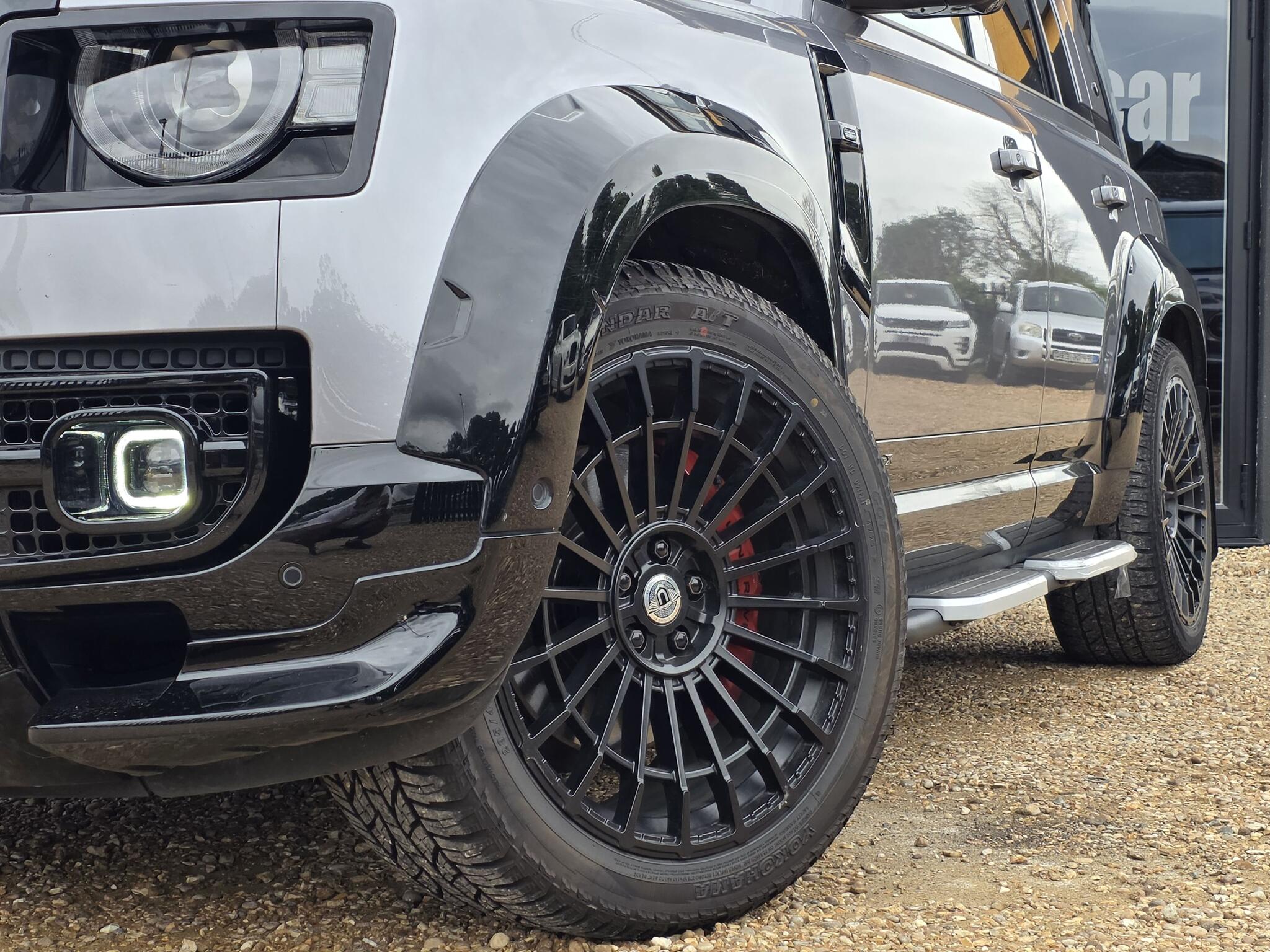 Land Rover Defender view 12
