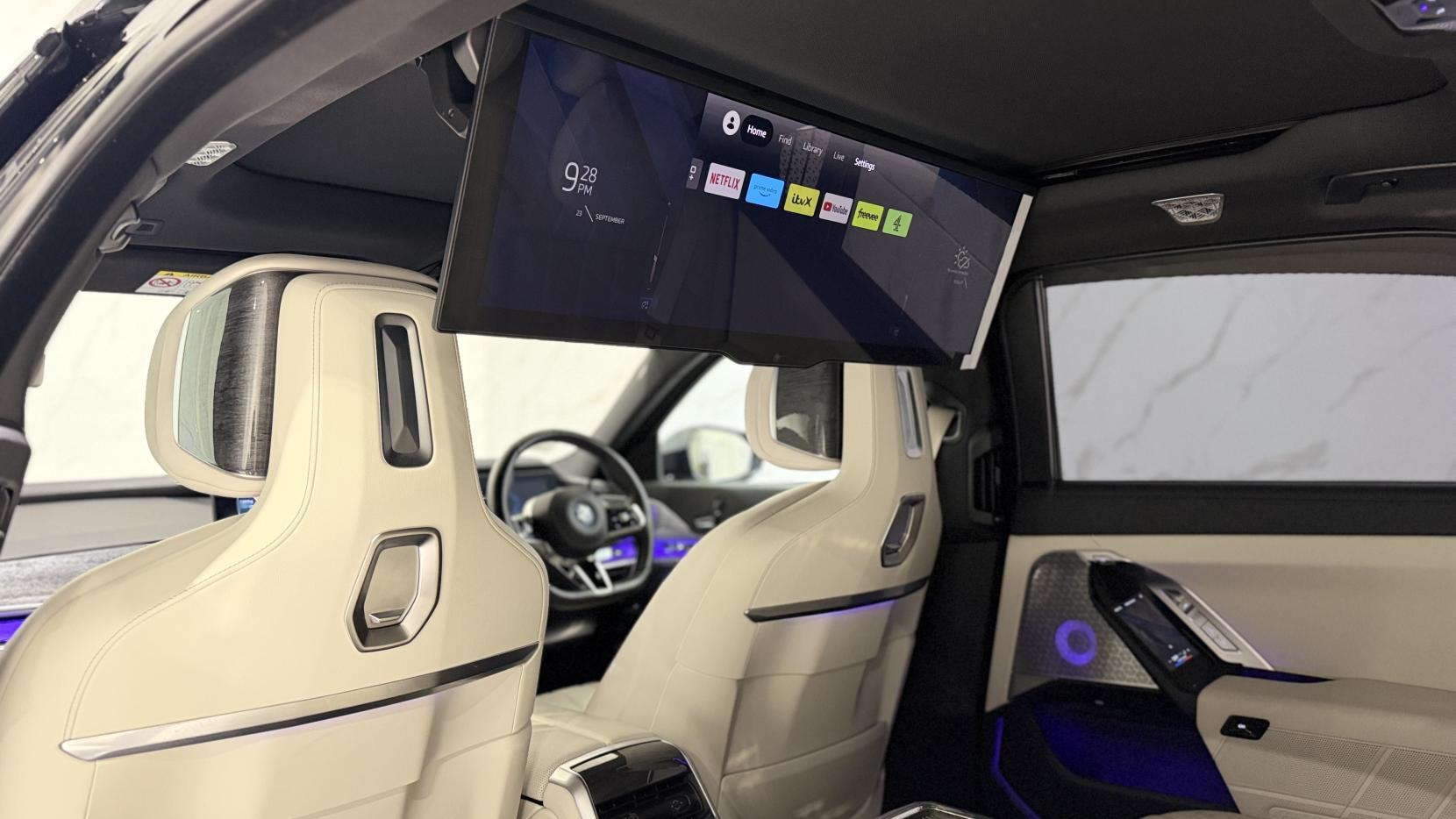 BMW i7 view 21
