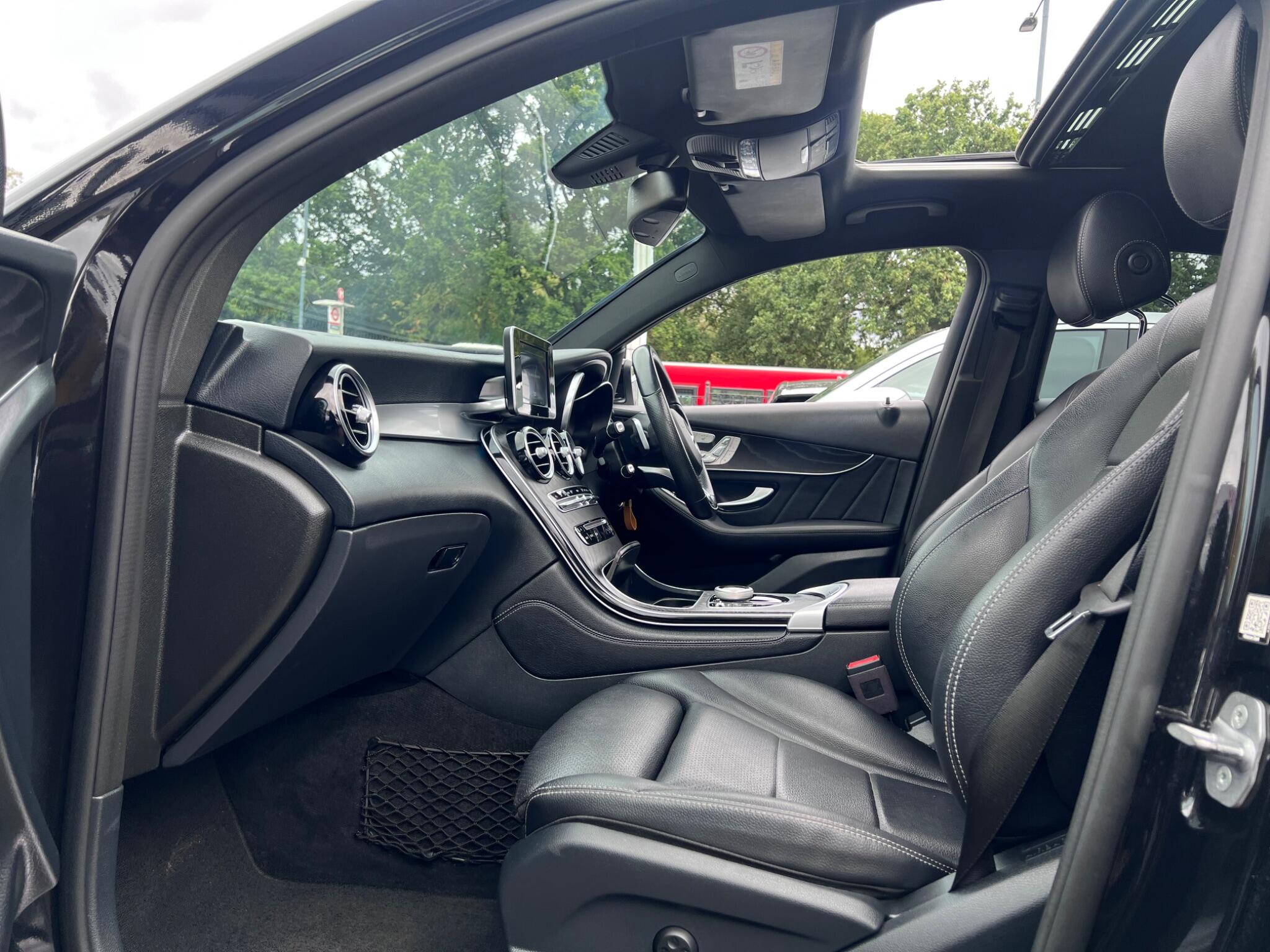 Mercedes-Benz GLC view 35