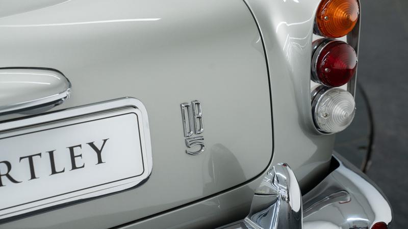 Aston Martin DB5 view 18