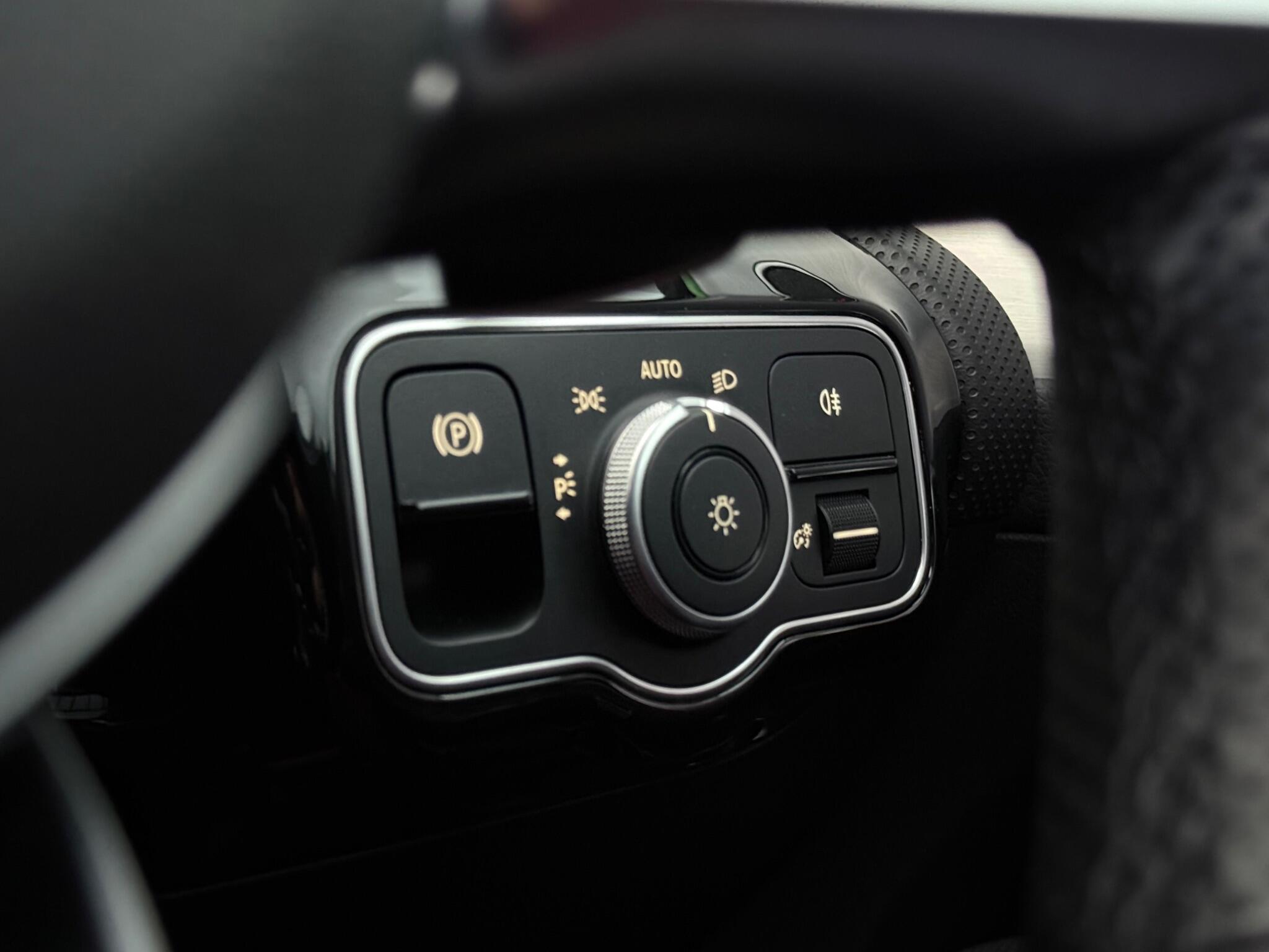 Mercedes-Benz Cla view 19