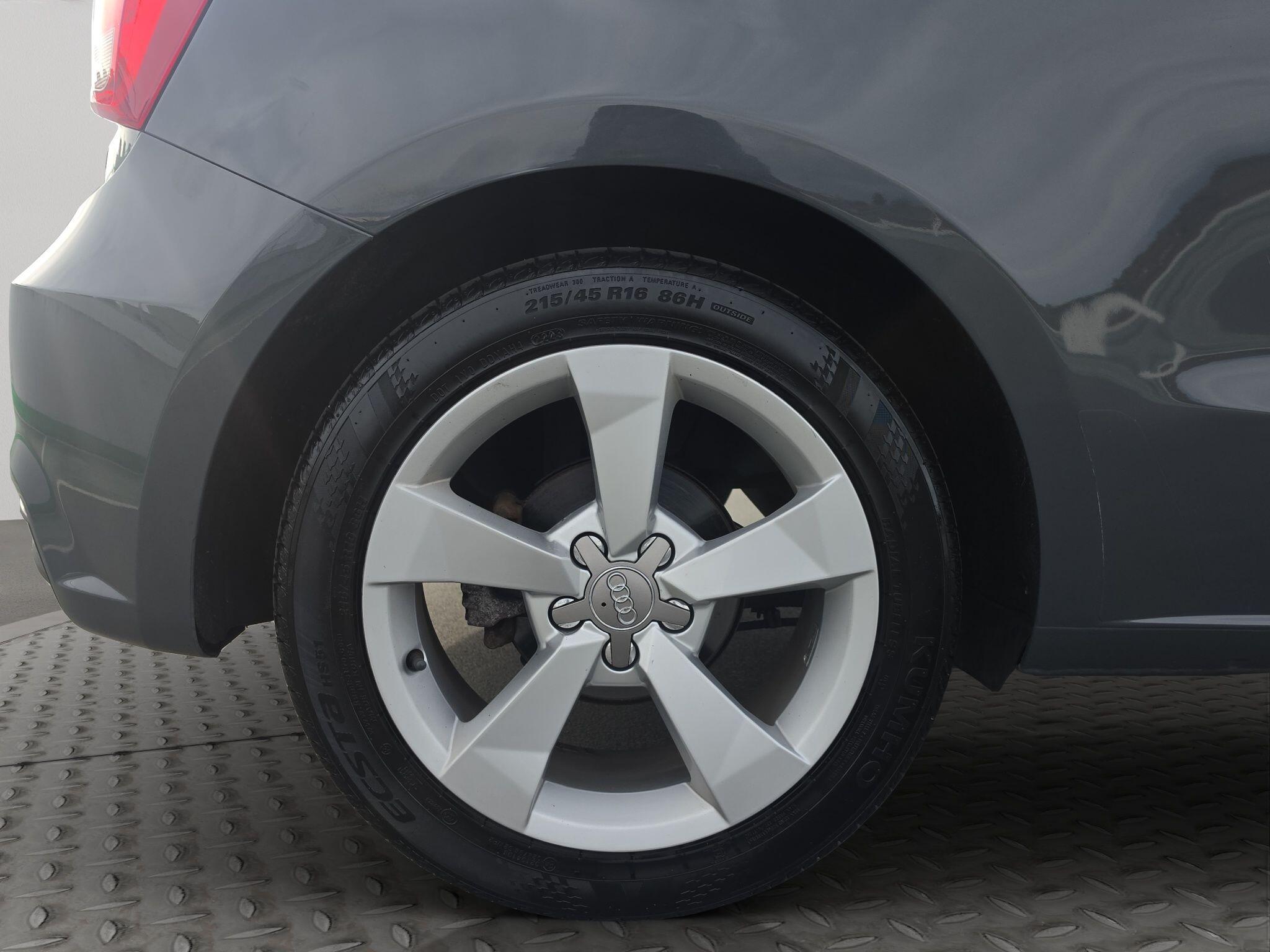 Audi A1 view 24