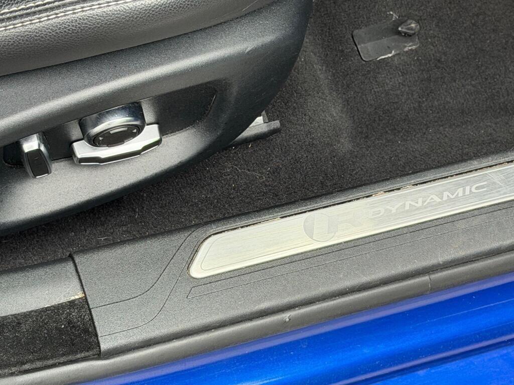 Jaguar XE view 47