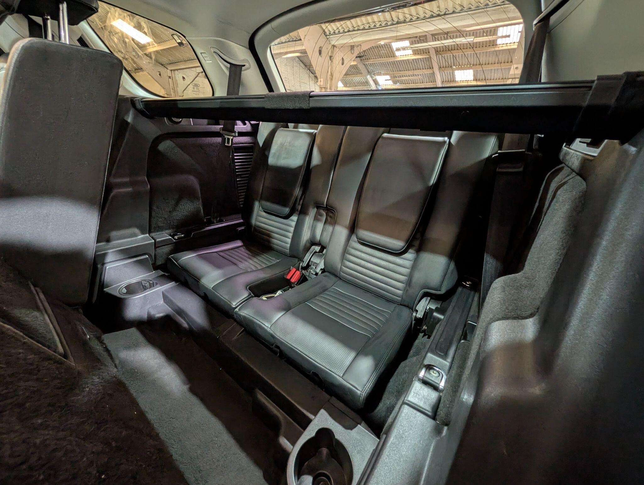 Land Rover Discovery Sport view 25
