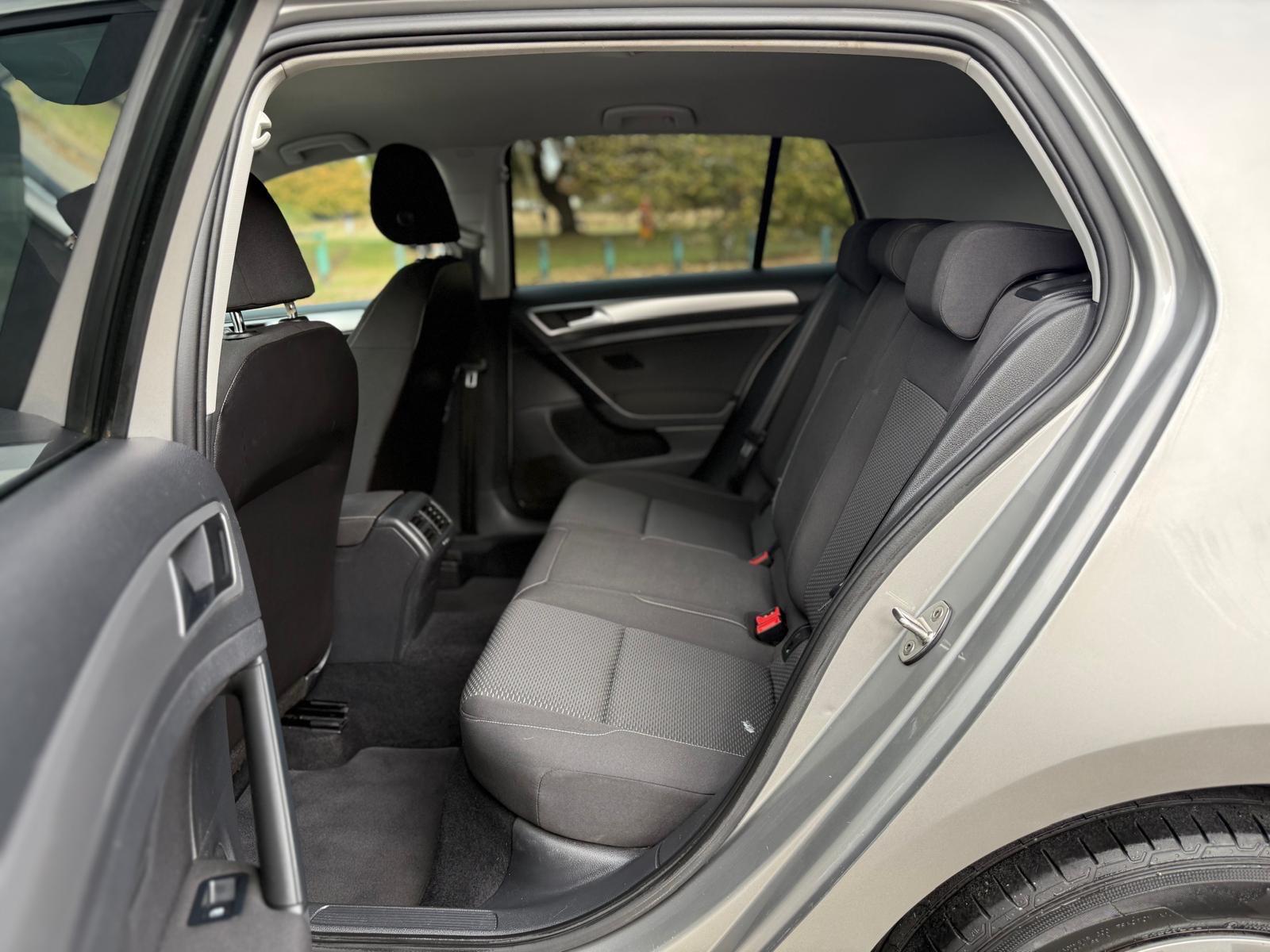 Volkswagen Golf view 43