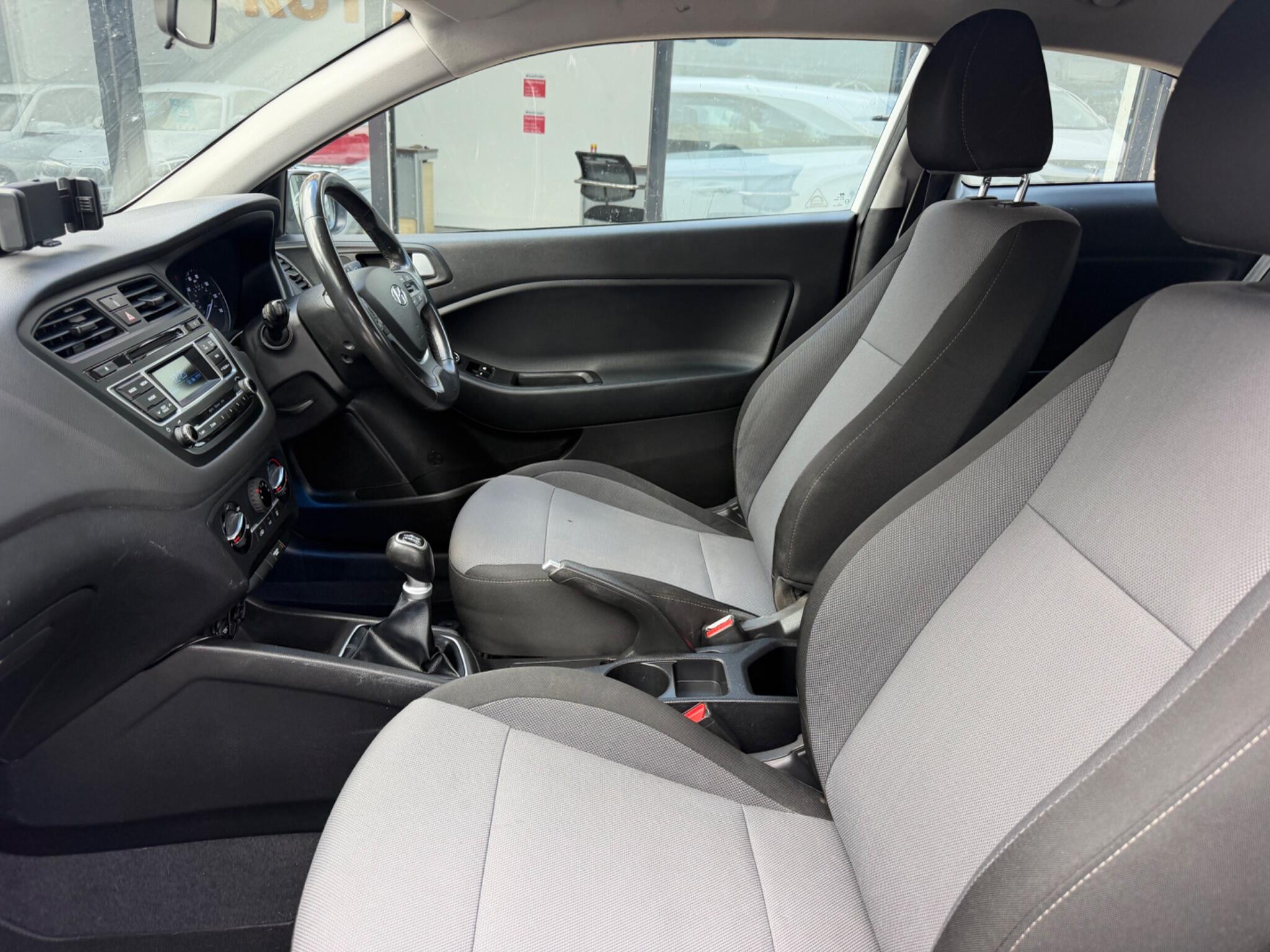 Hyundai I20 view 15