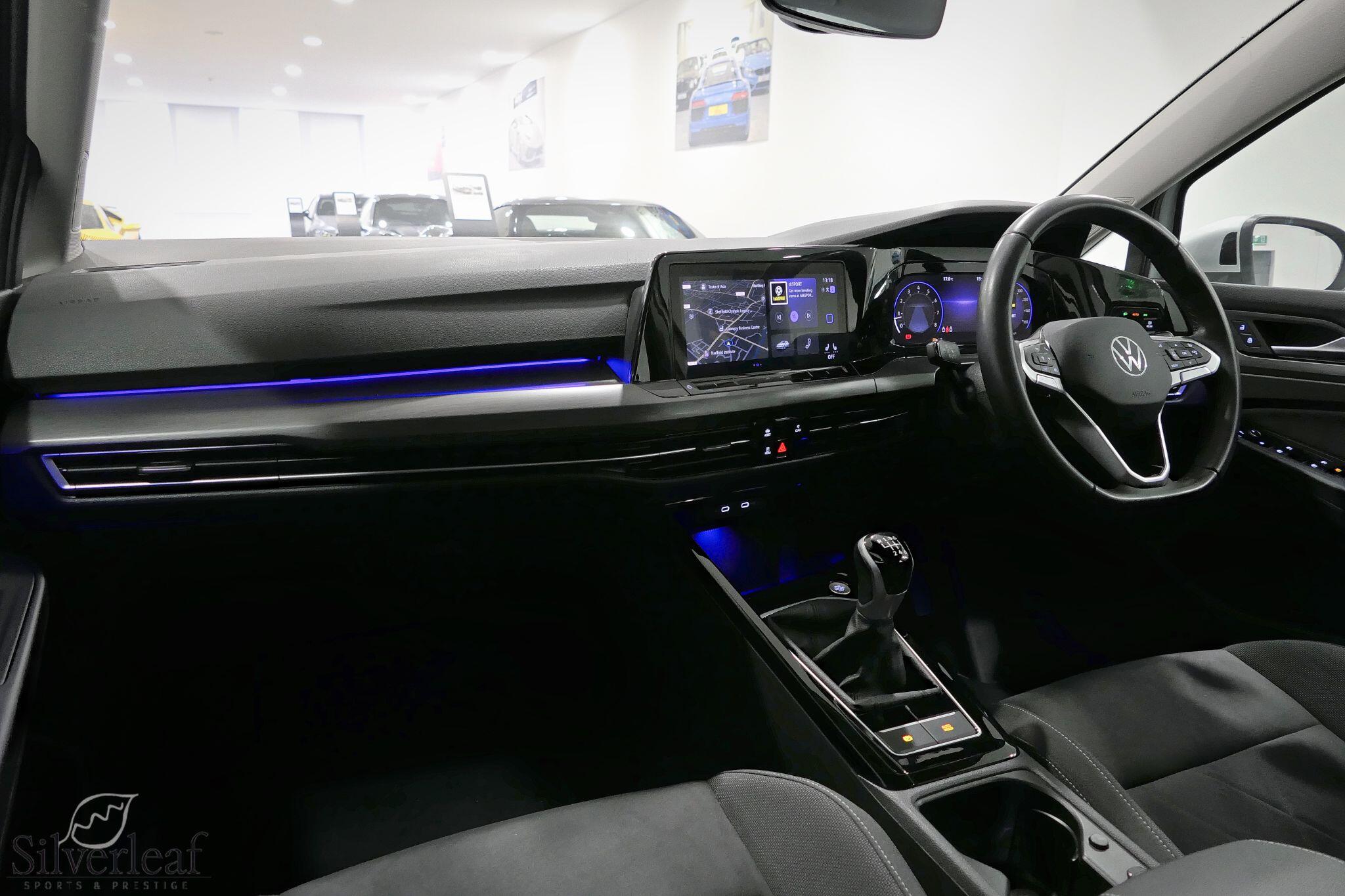 Volkswagen Golf view 6