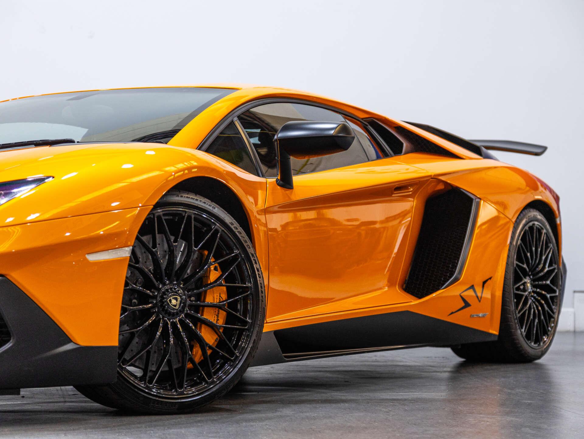Lamborghini Aventador view 20