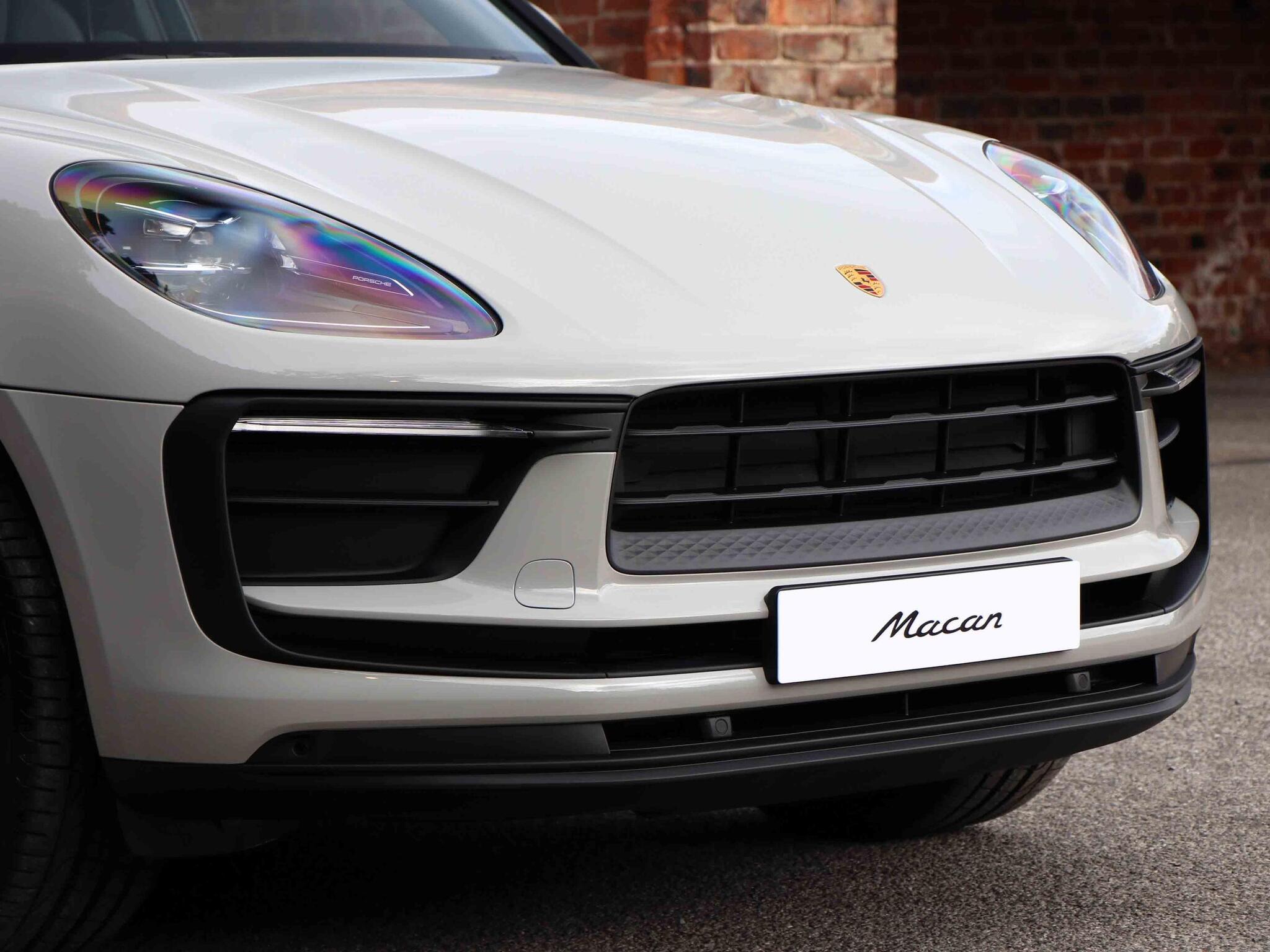 Porsche Macan view 45