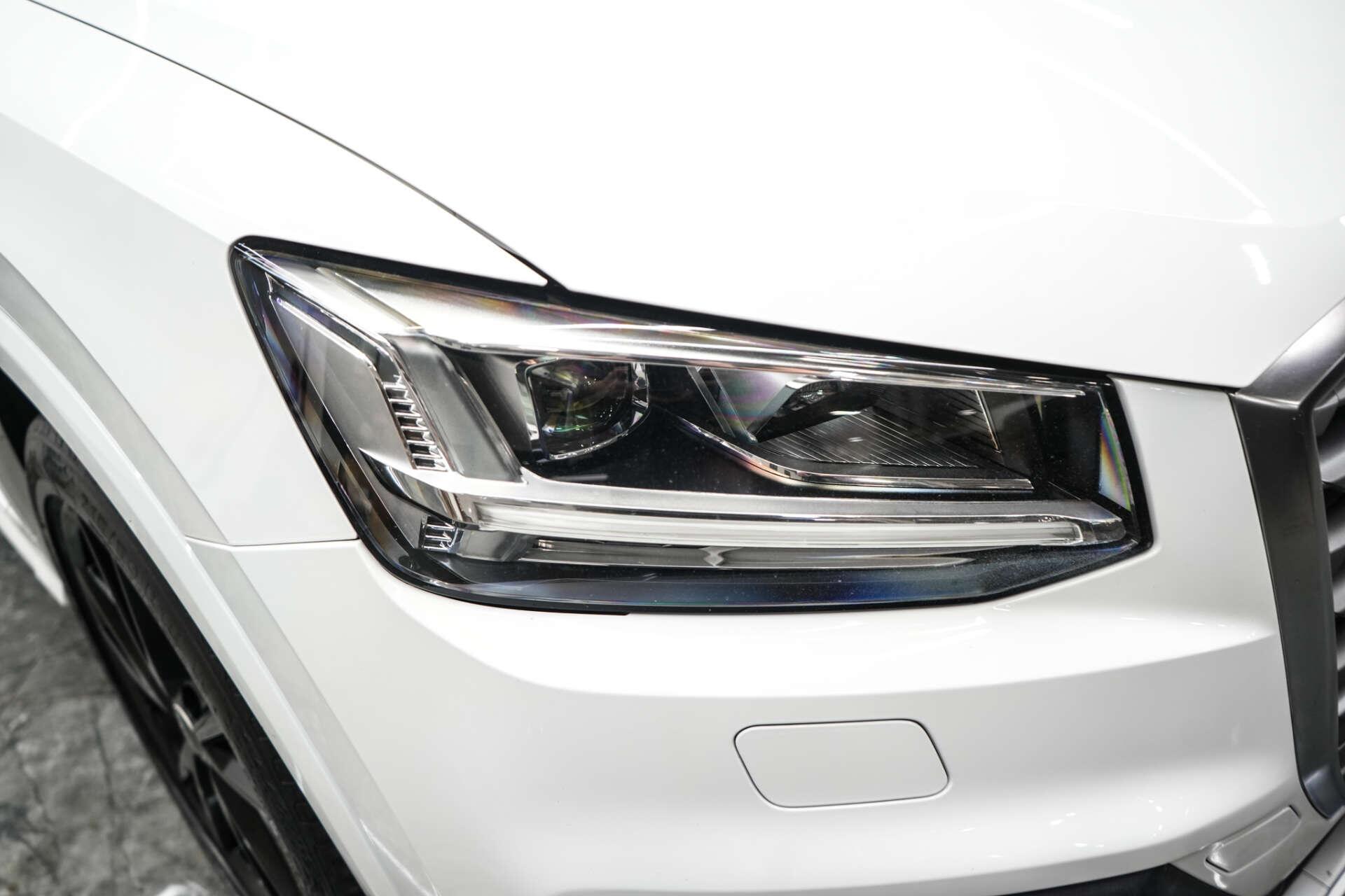 Audi Q2 view 6