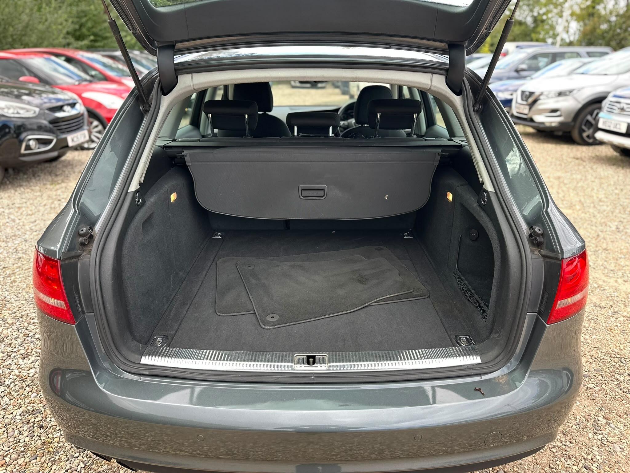 Audi A4 view 18