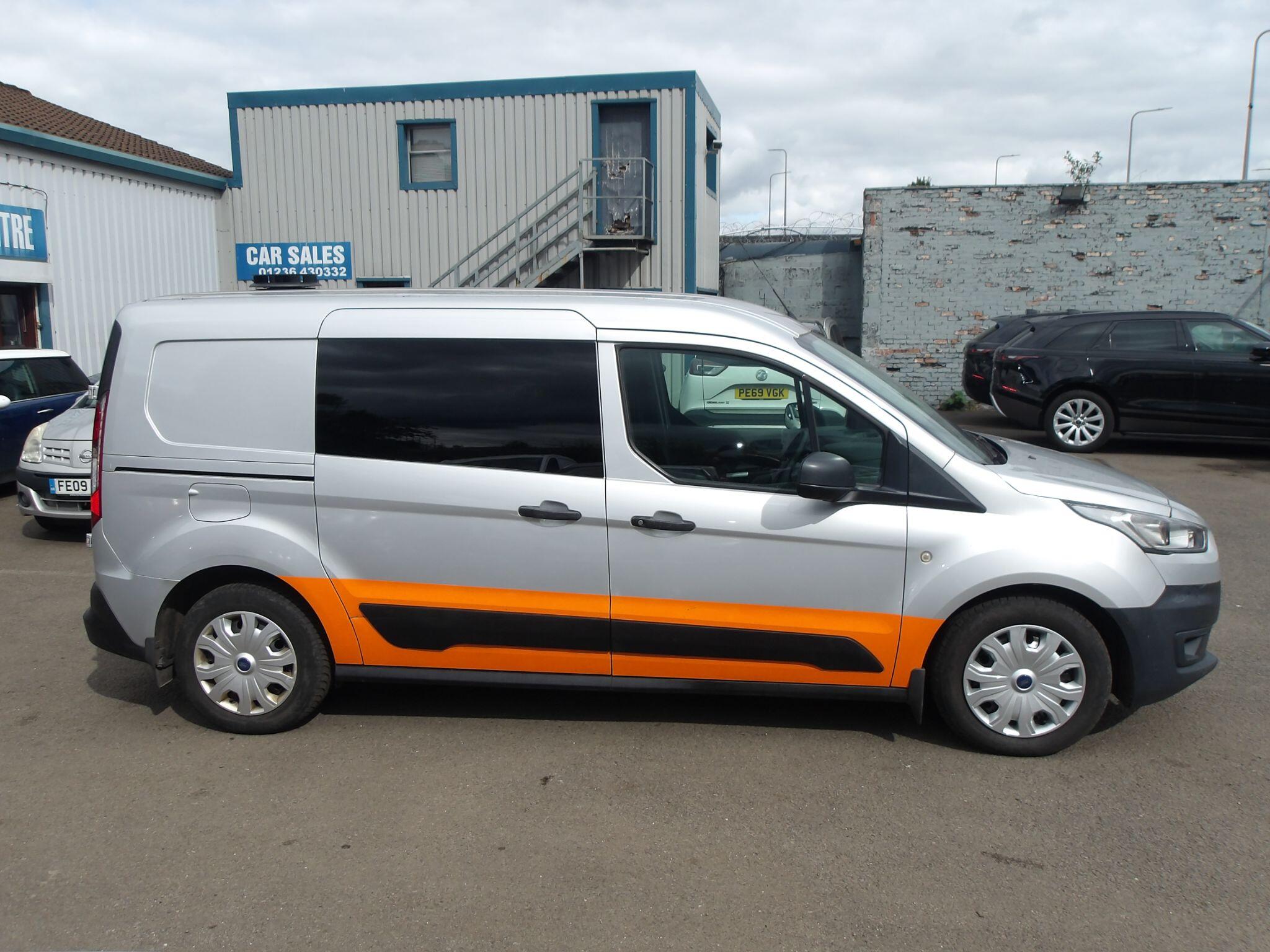 Ford Transit Connect view 8