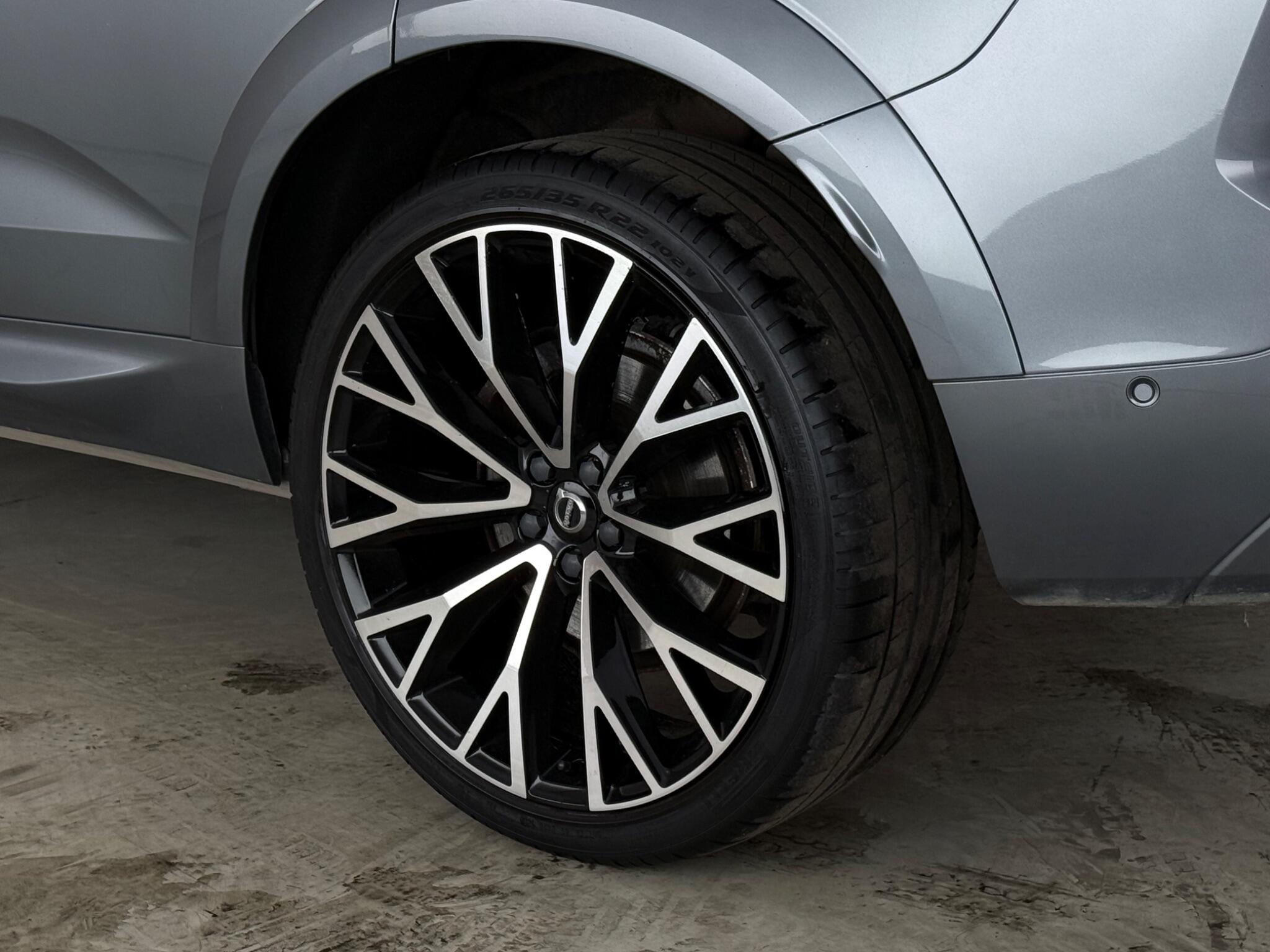 Volvo XC60 view 9