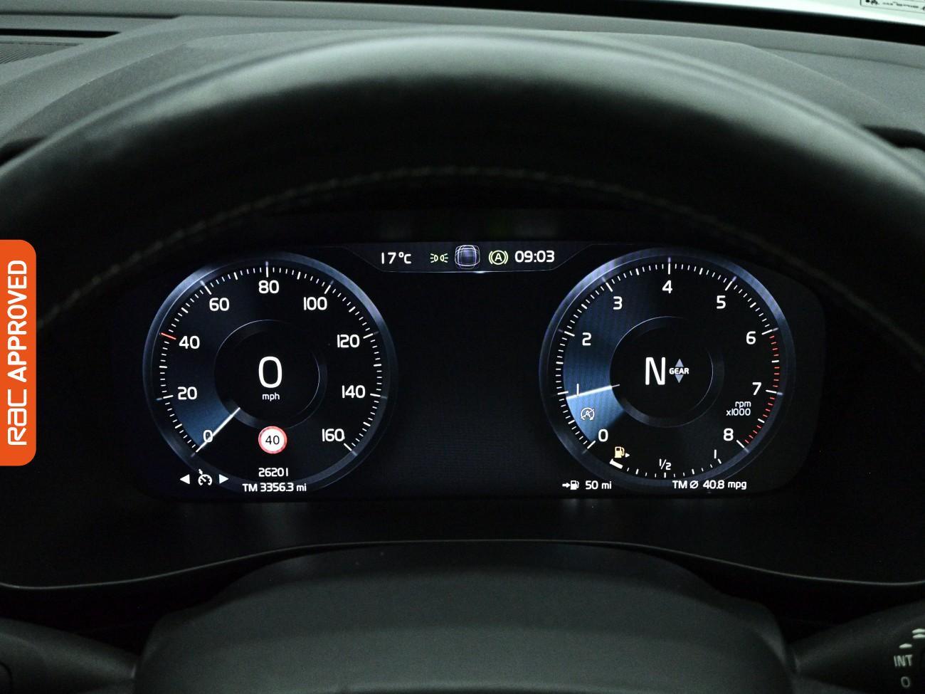 Volvo XC40 view 11