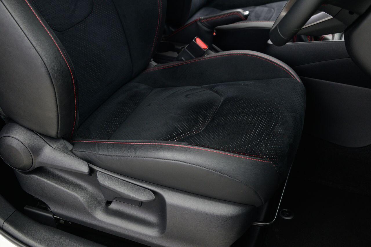 Toyota Yaris view 16
