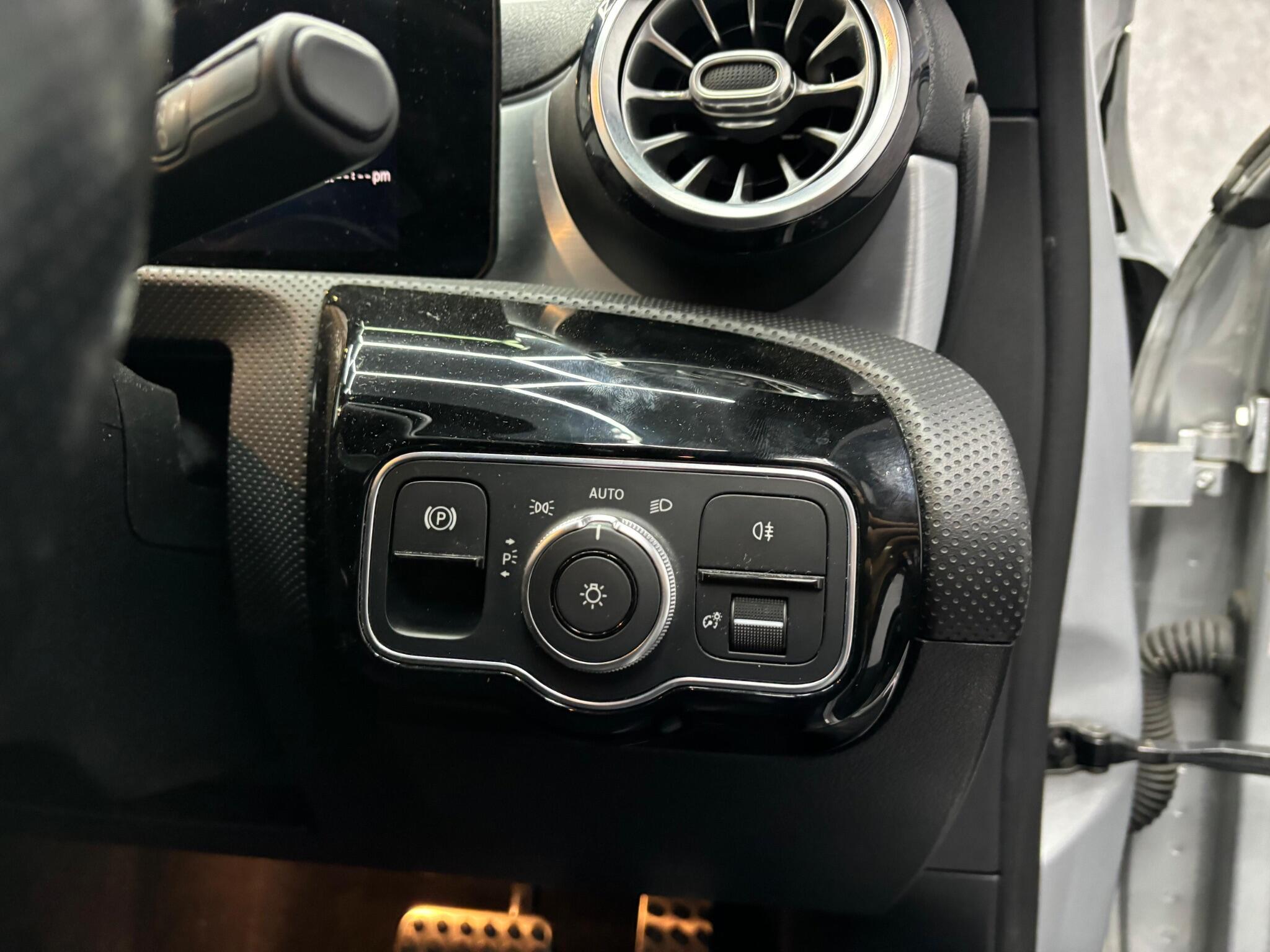 Mercedes-Benz A-Class view 21