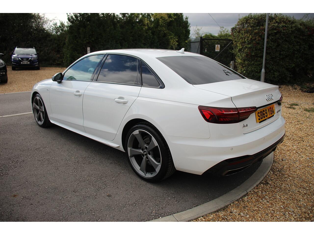 Audi A4 view 9