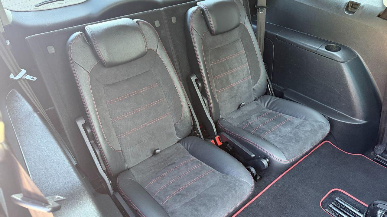 Ford S-Max view 17