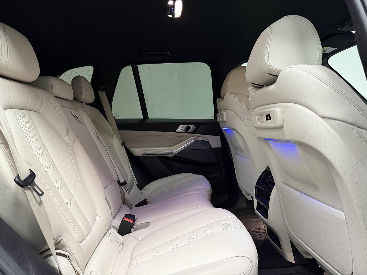 BMW X5 view 19