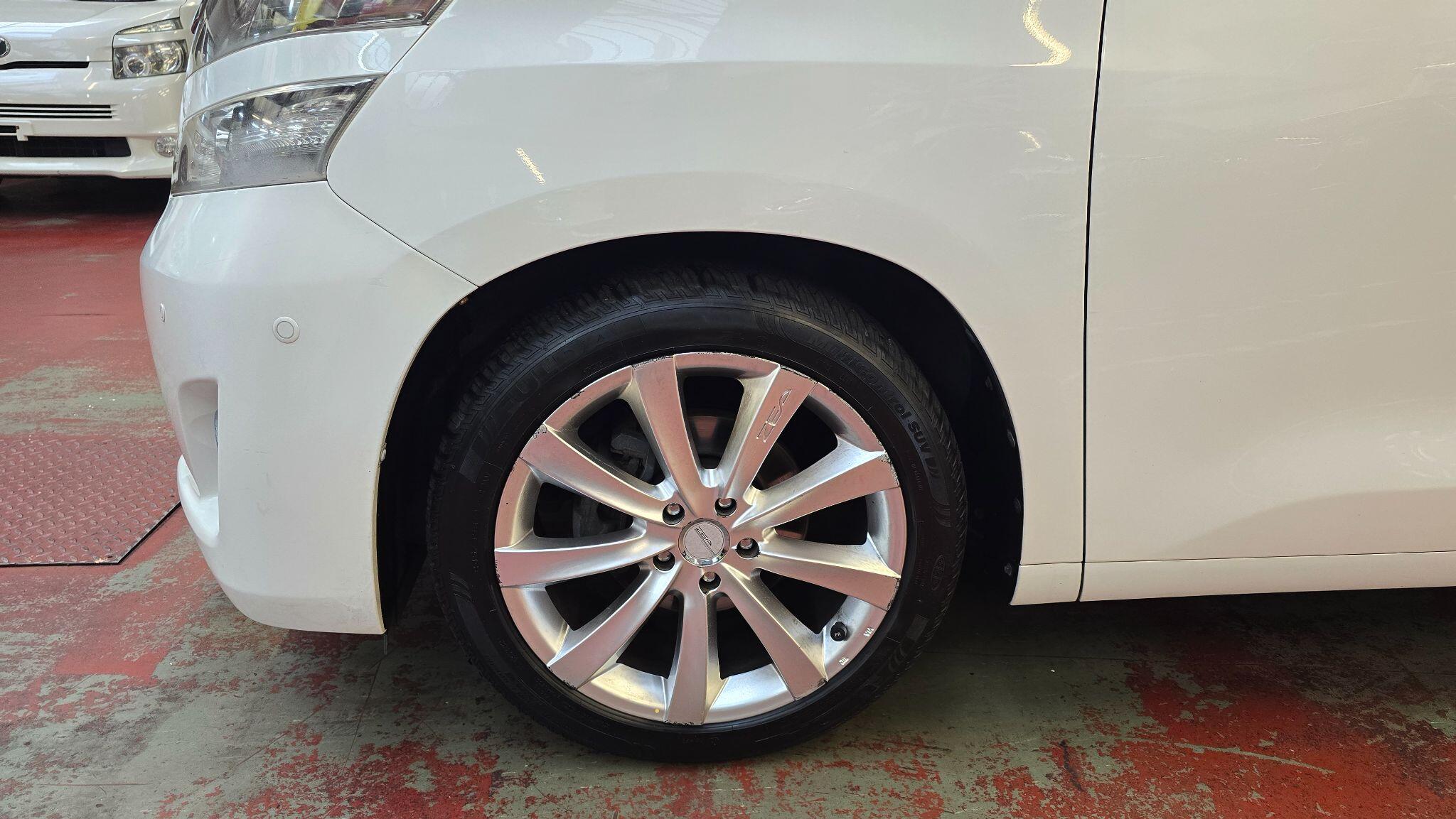Toyota Vellfire view 35