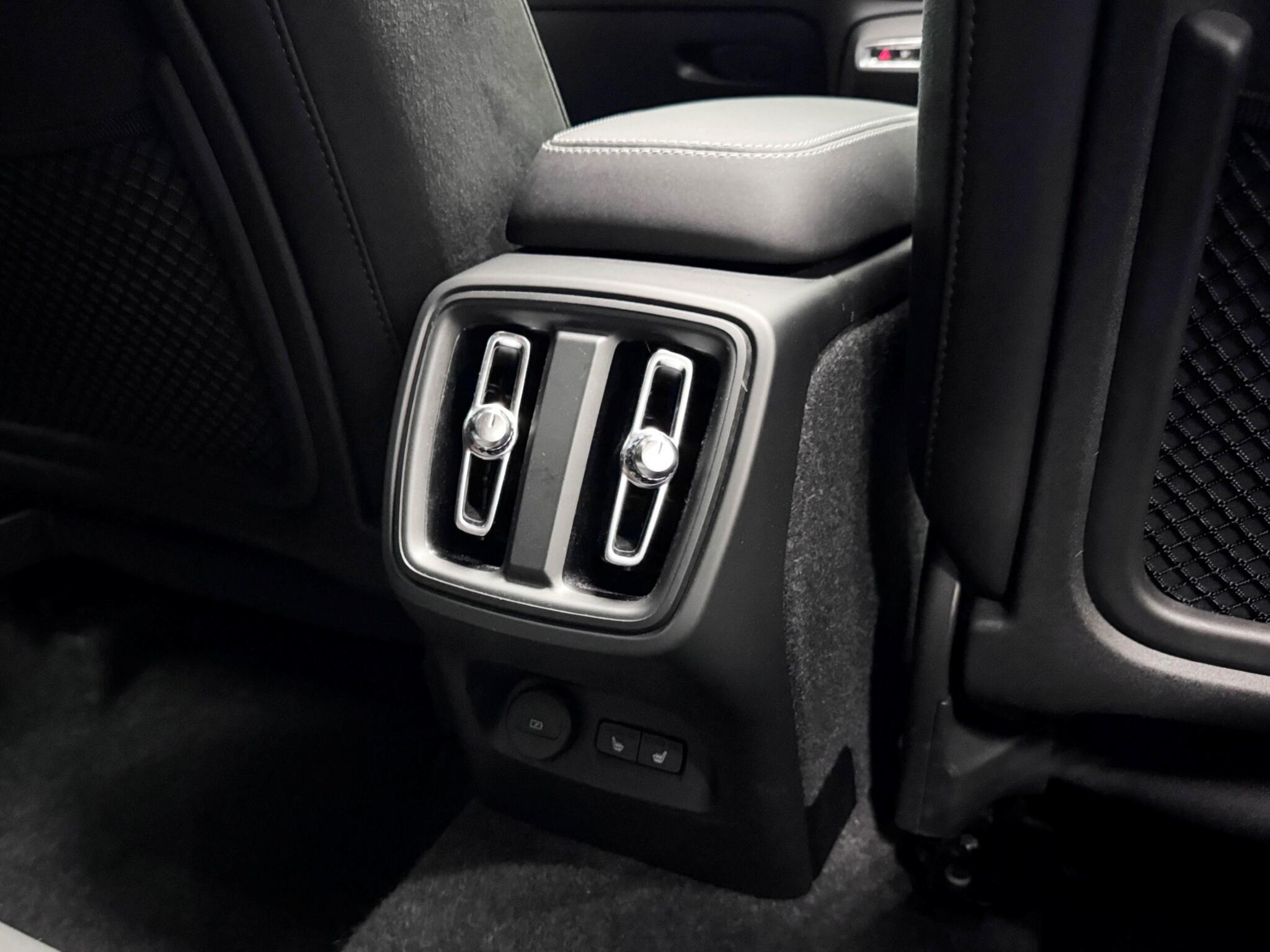 Volvo XC40 view 18