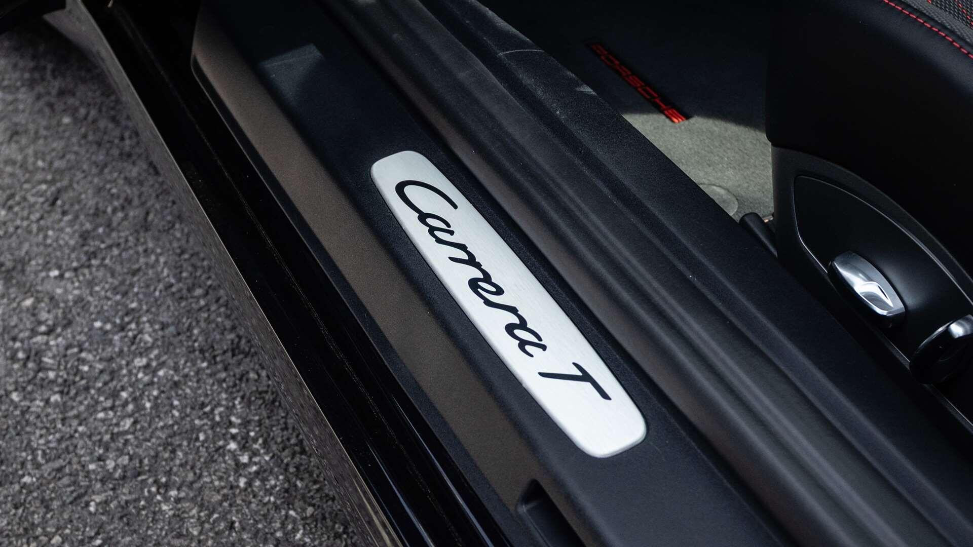 Porsche 911 view 32