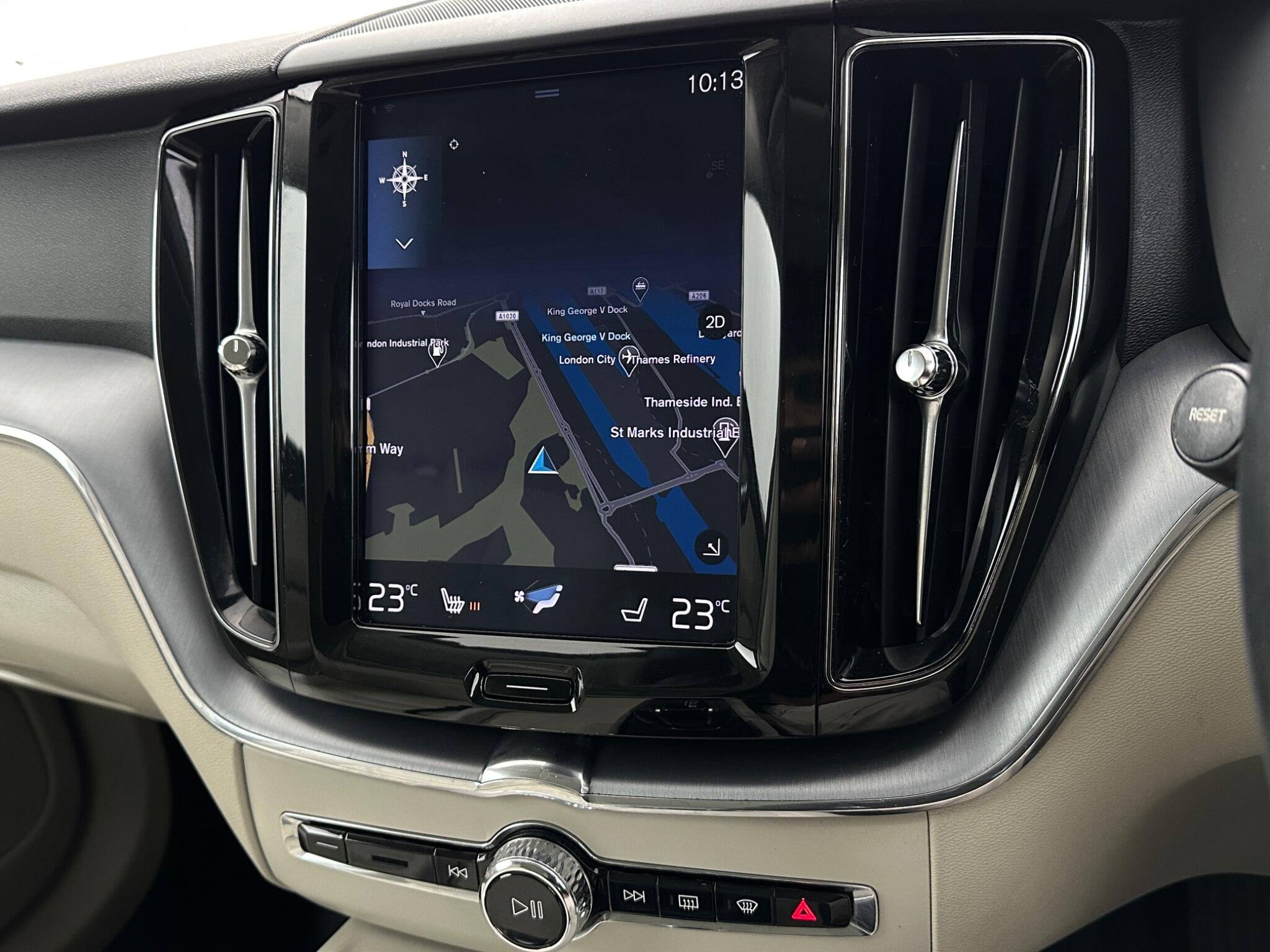 Volvo XC60 view 23