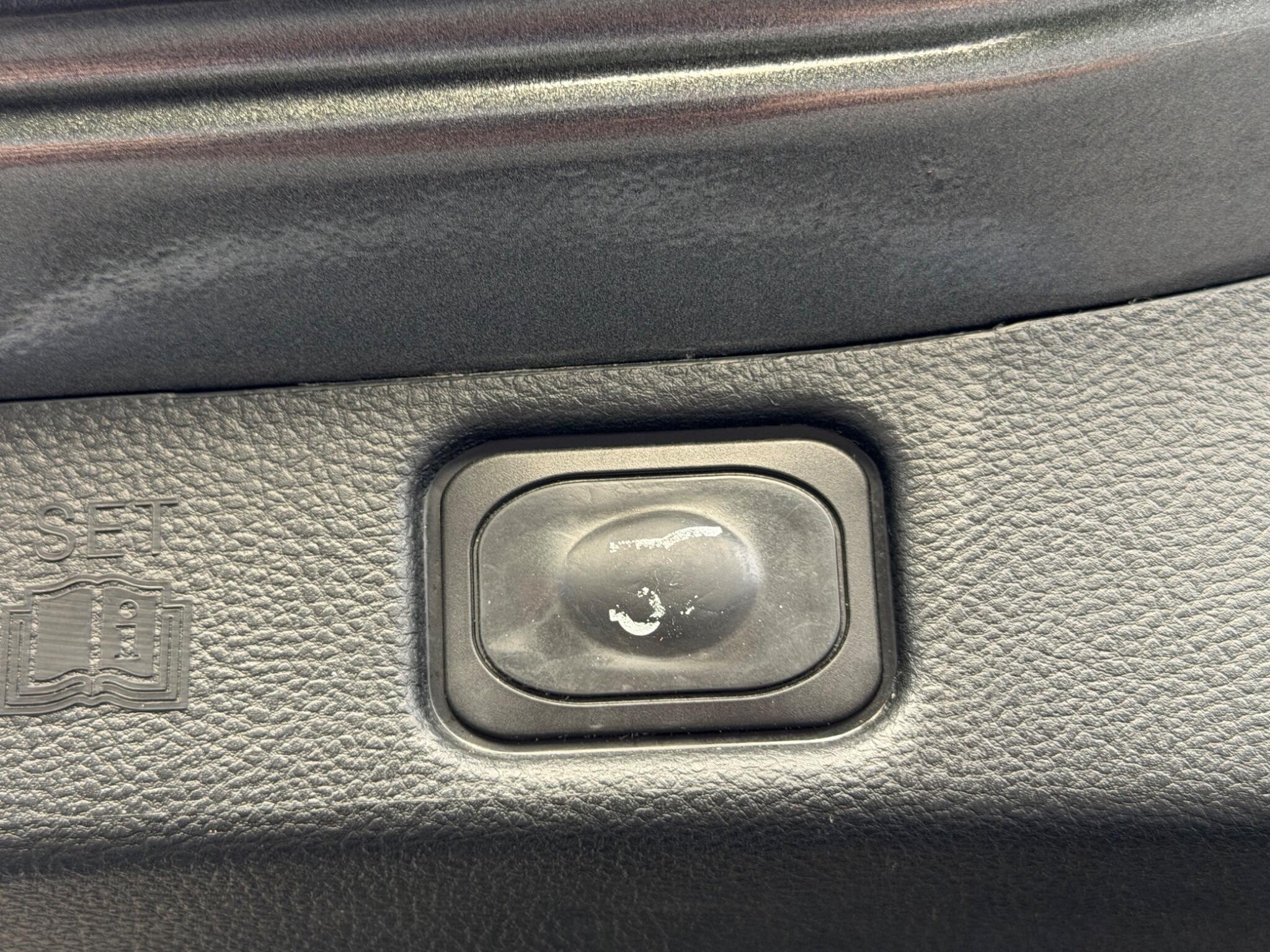 Ford Galaxy view 23