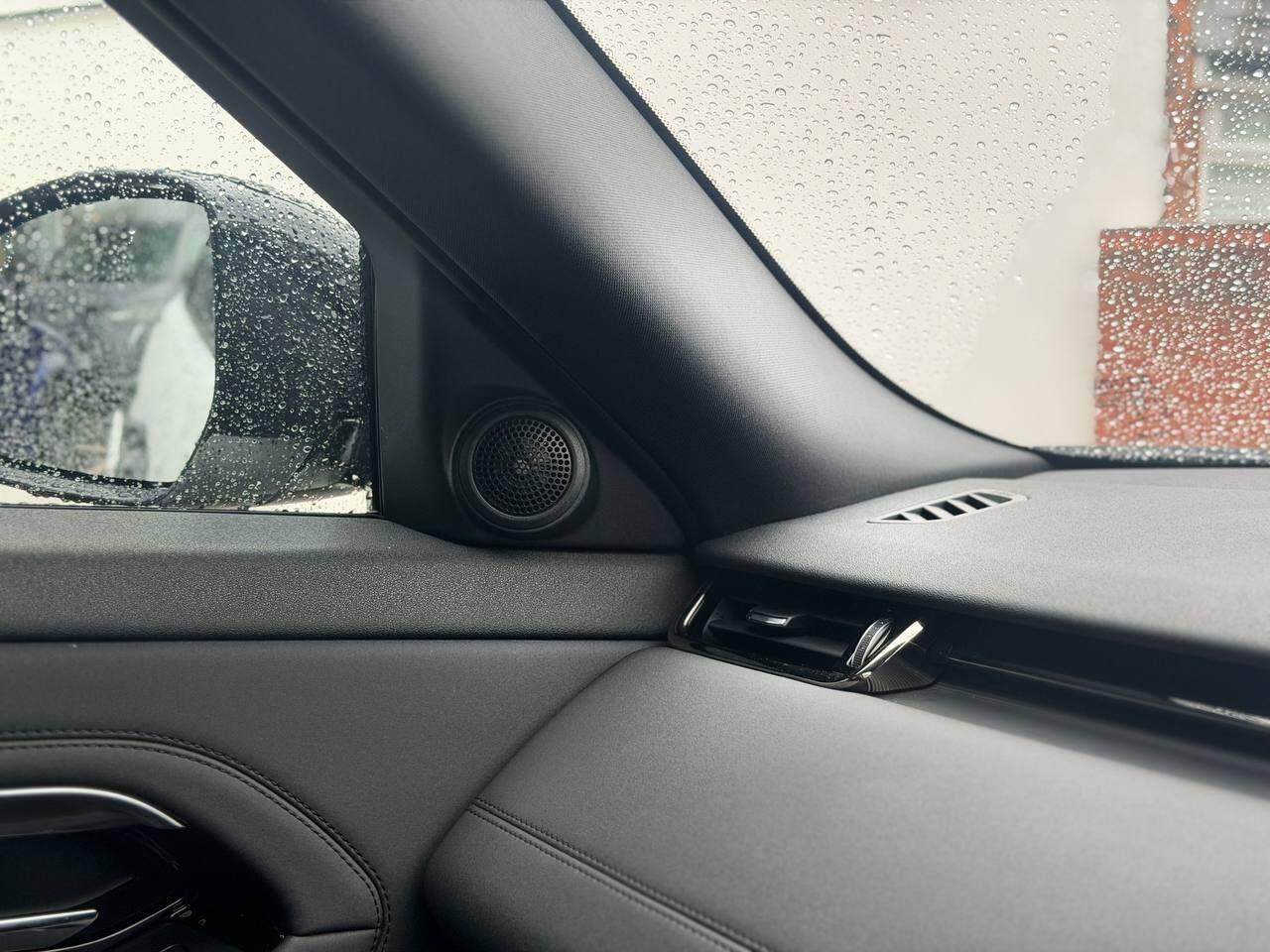 Land Rover Range Rover Evoque view 47