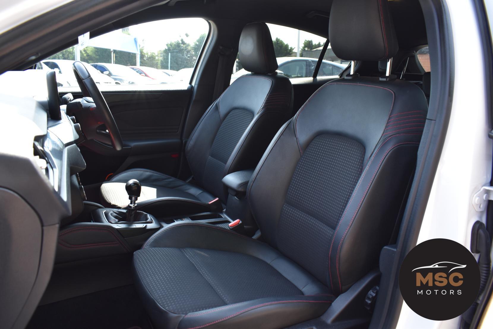 Ford Focus view 35