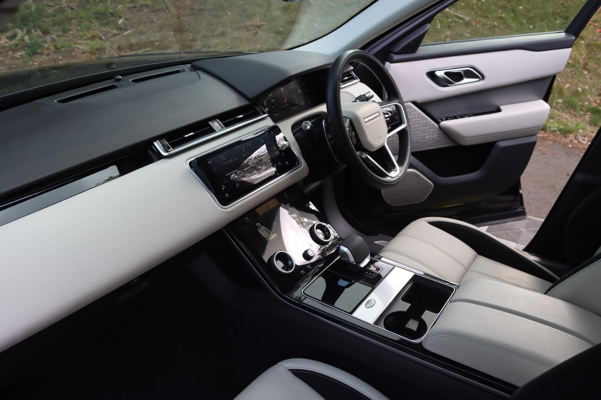 Land Rover Range Rover Velar view 10