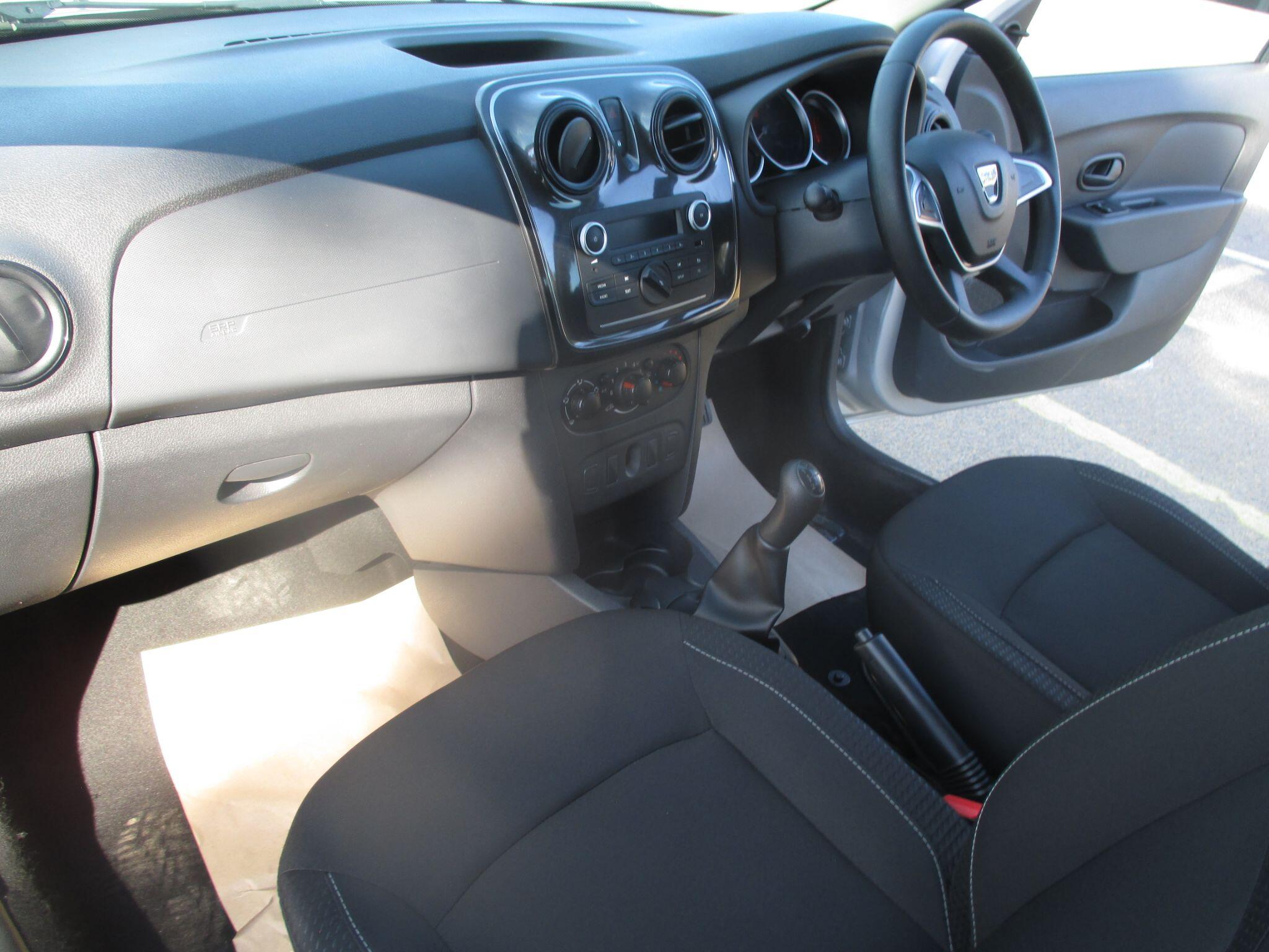 Dacia Sandero view 31