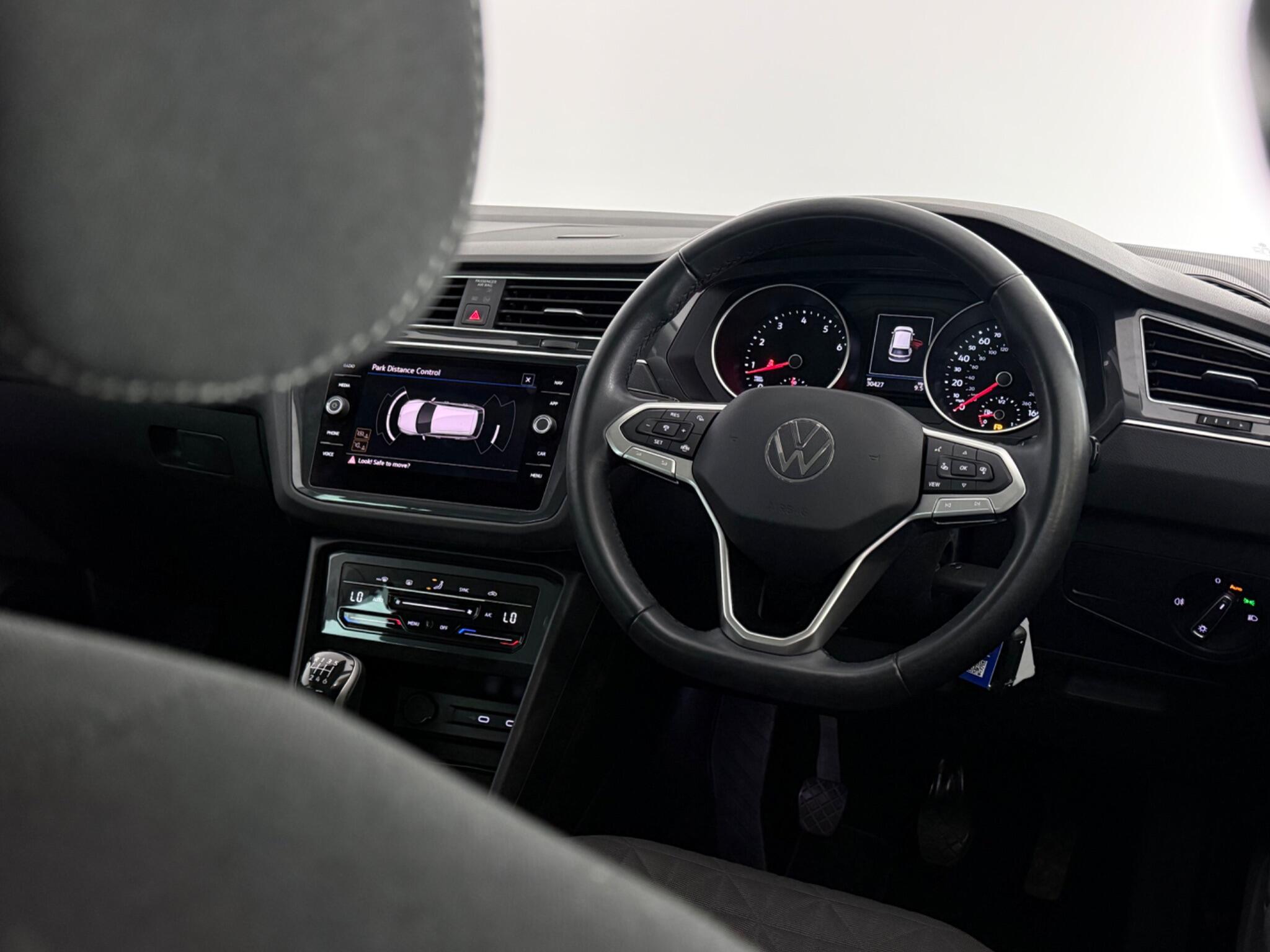 Volkswagen Tiguan view 13