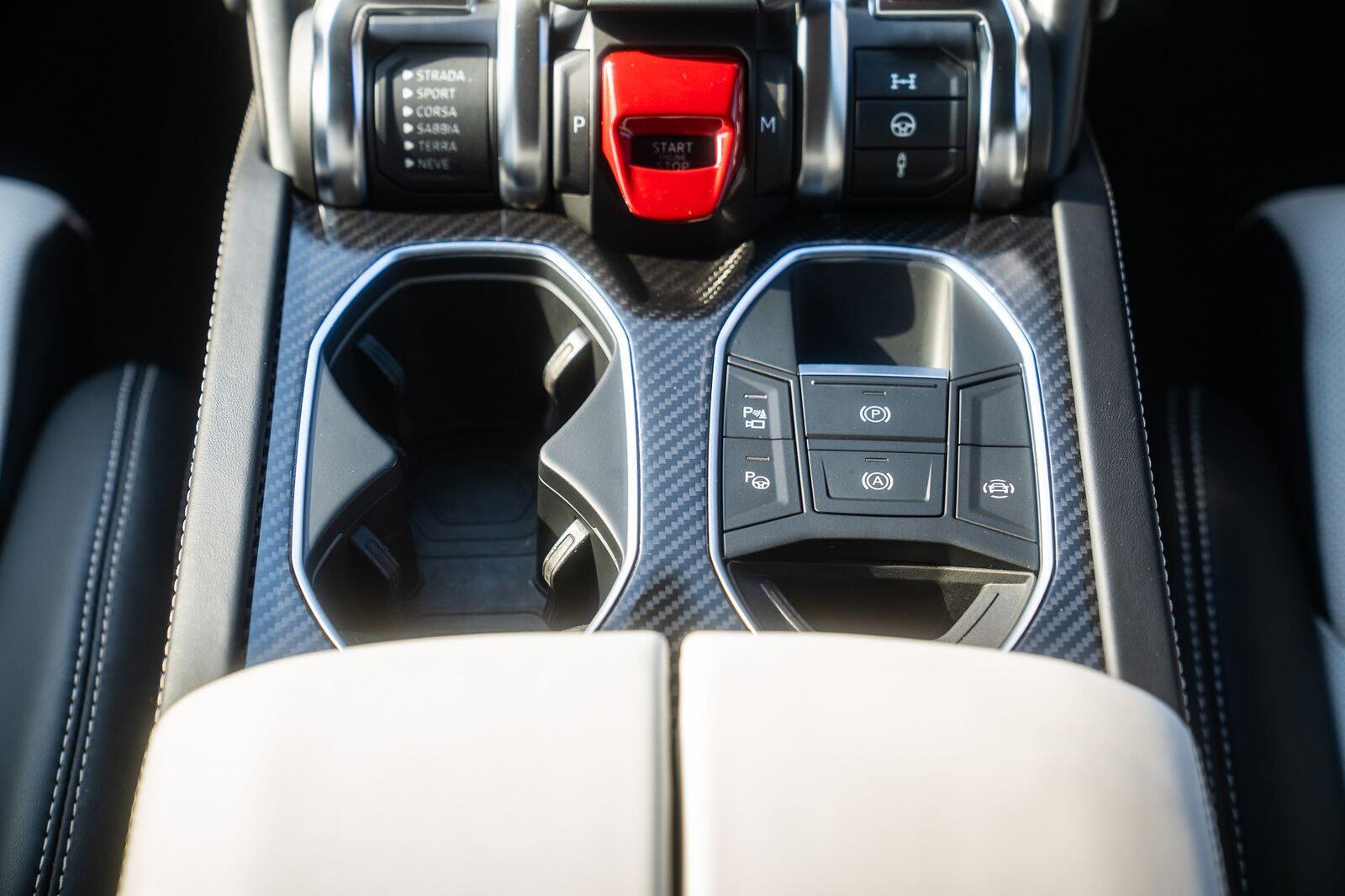 Lamborghini Urus view 46
