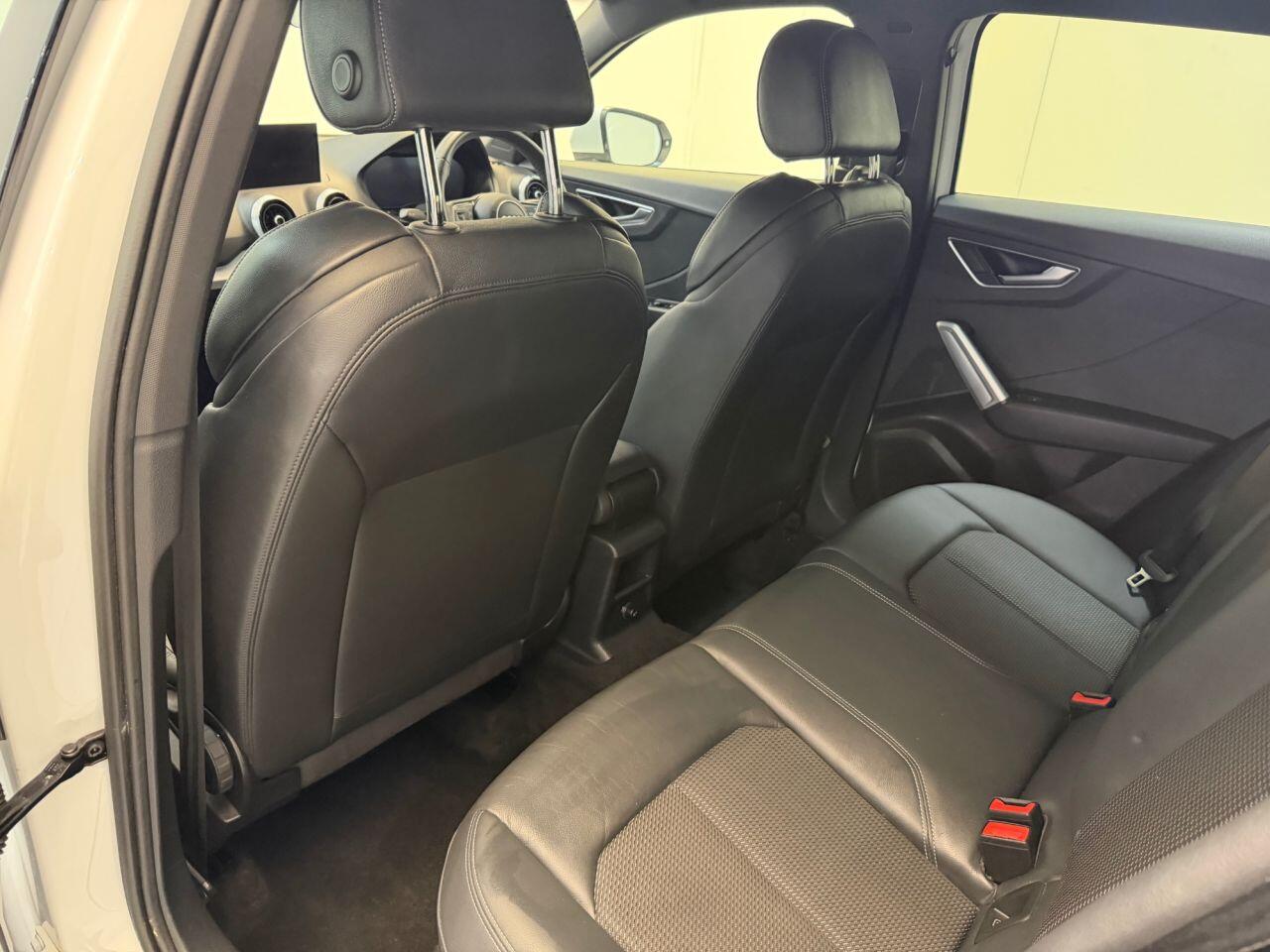 Audi Q2 view 50